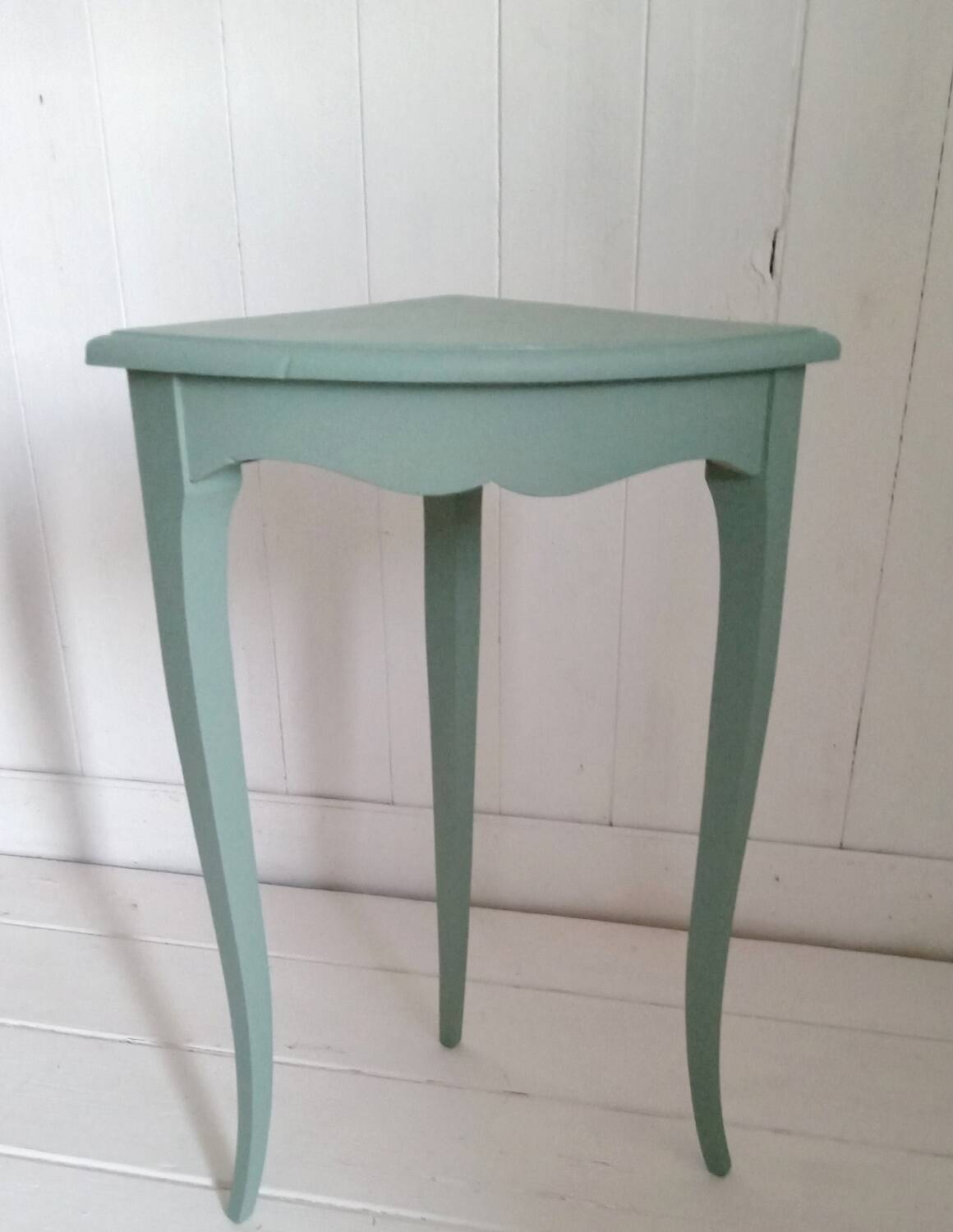 Pedestal table / Tripod pedestal table