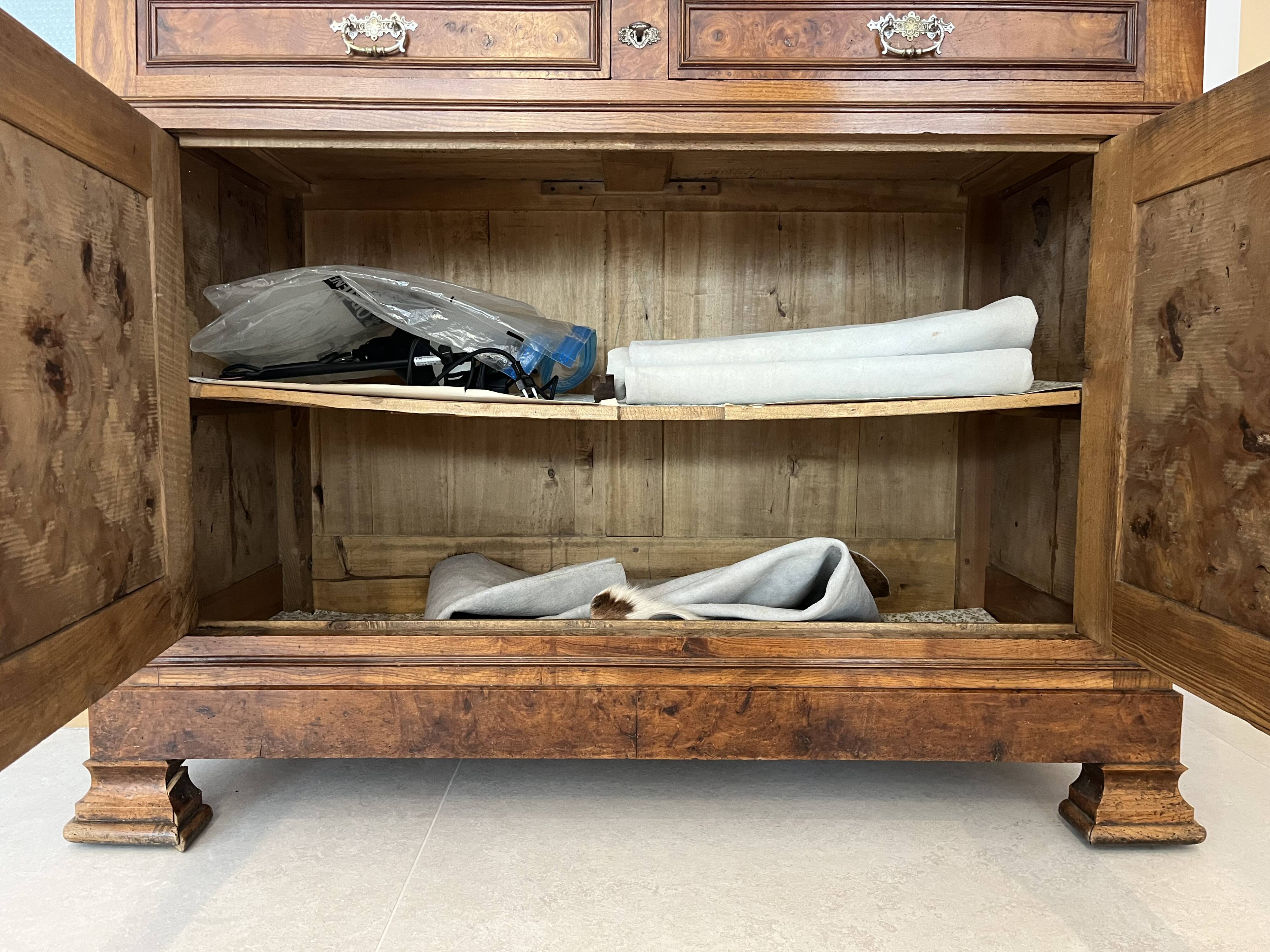 Family buffet in elm wood