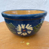 Enamelled bowl