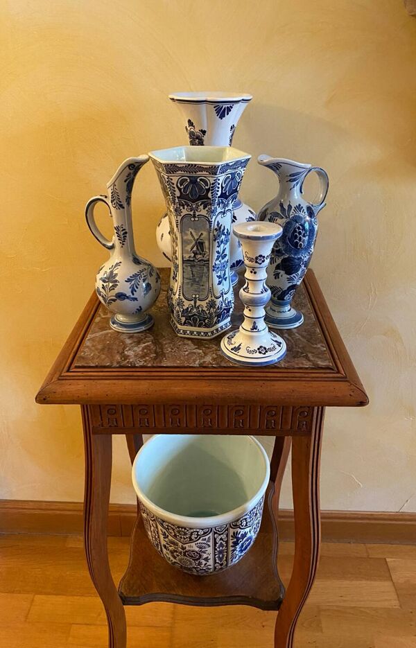 Grand ensemble Delft bleu – Céramiques bleu et blanc décoratives, cach