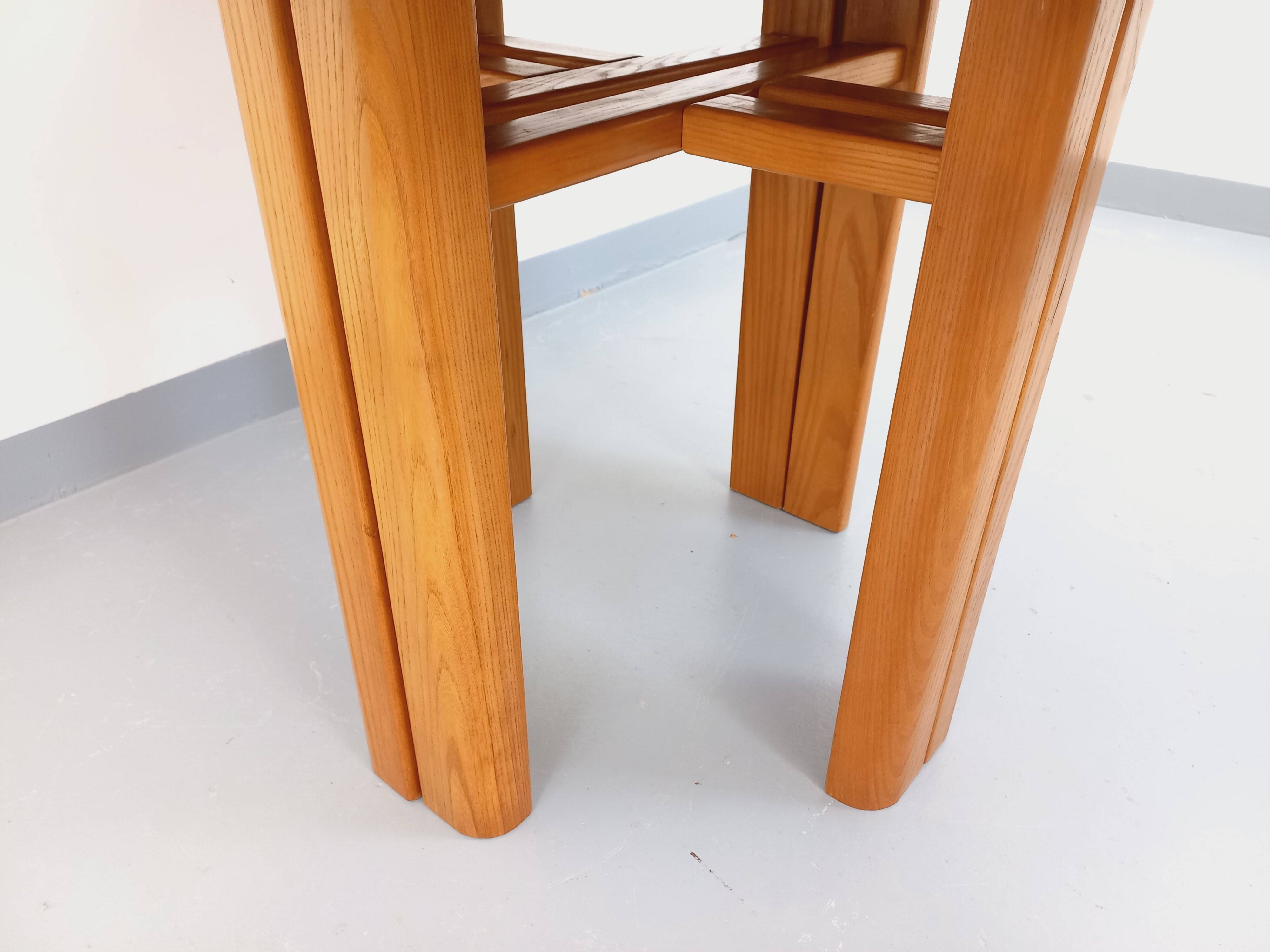Table à manger ronde vintage Seltz des années 70 80 en orme blond massif