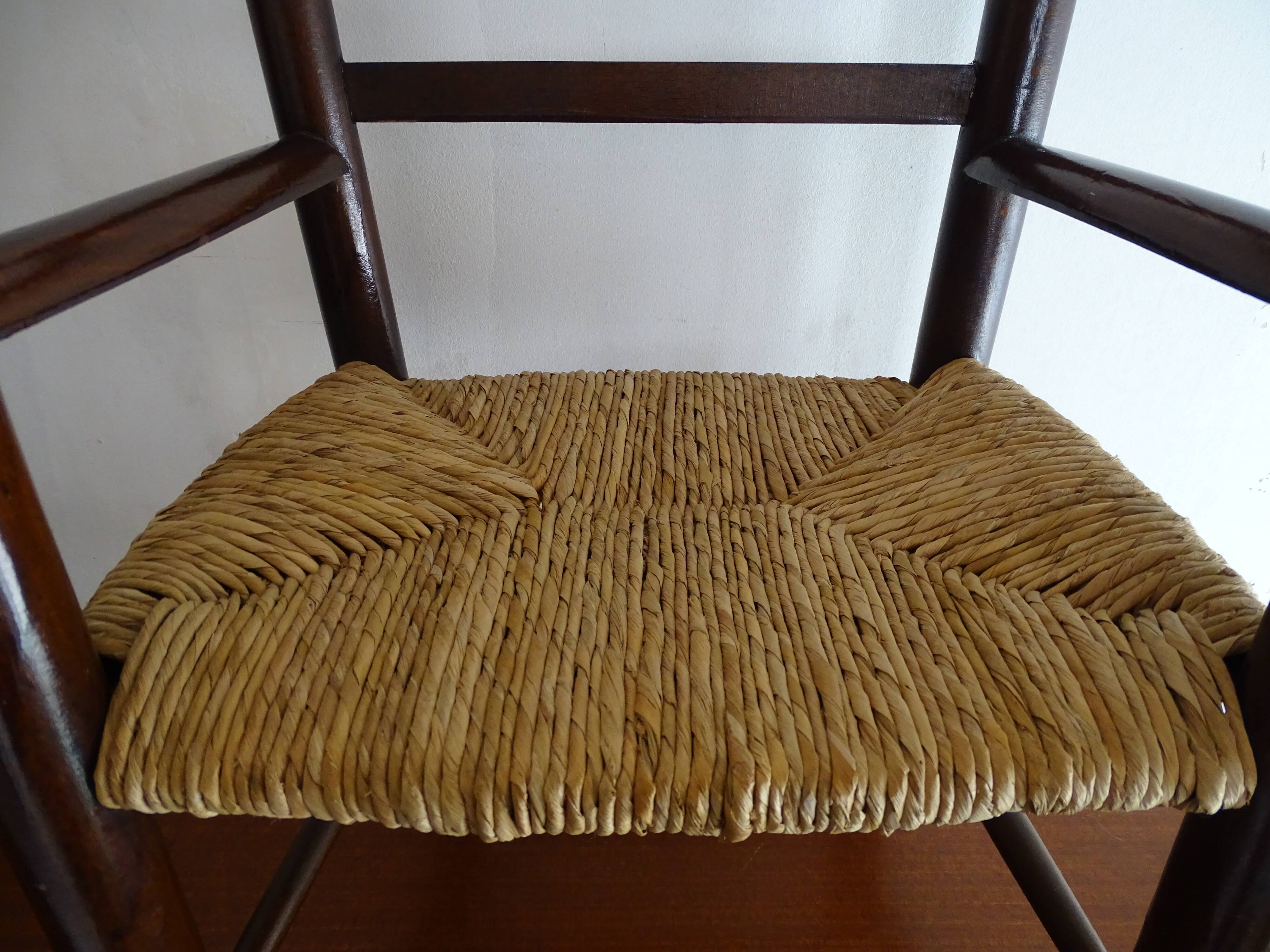 Chaise paillée enfant en bois vintage