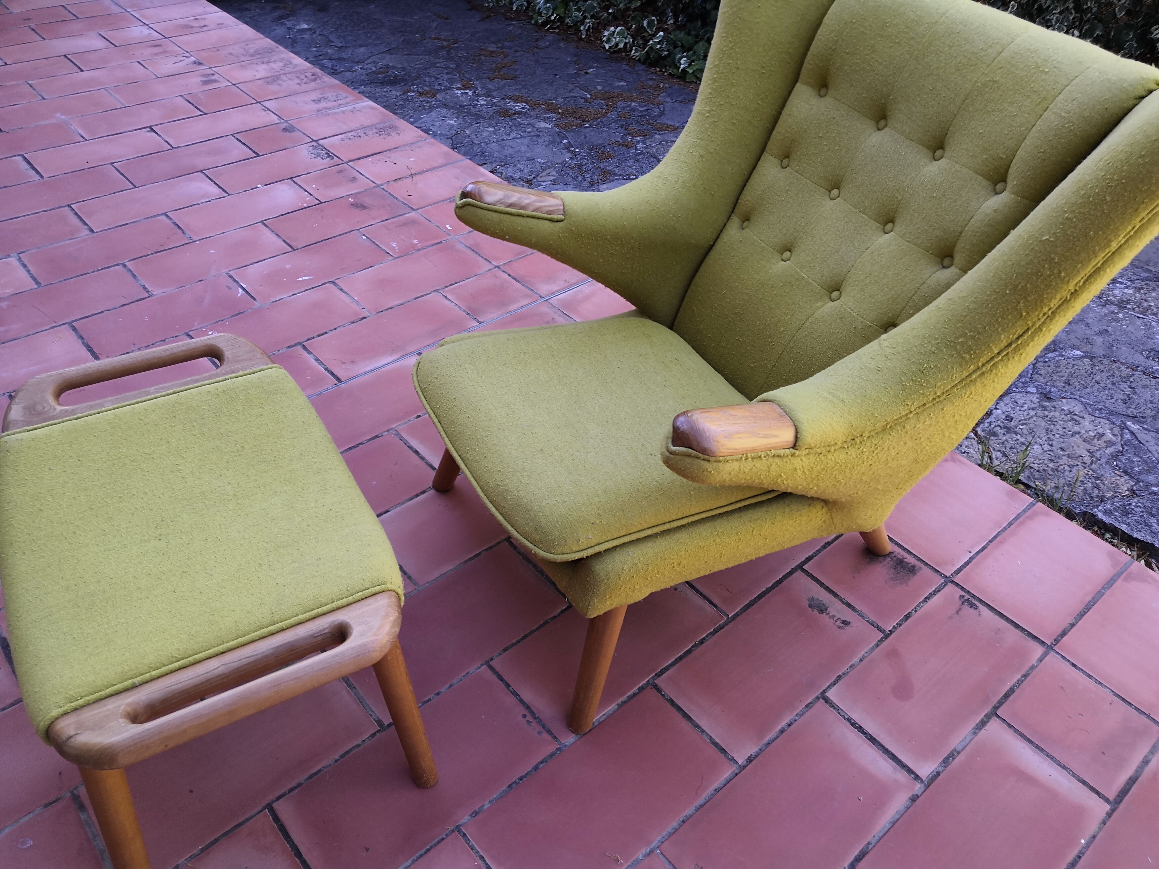 Fauteuil et repose-pieds vintage Papa Bear en tissu bouclette vert et chêne