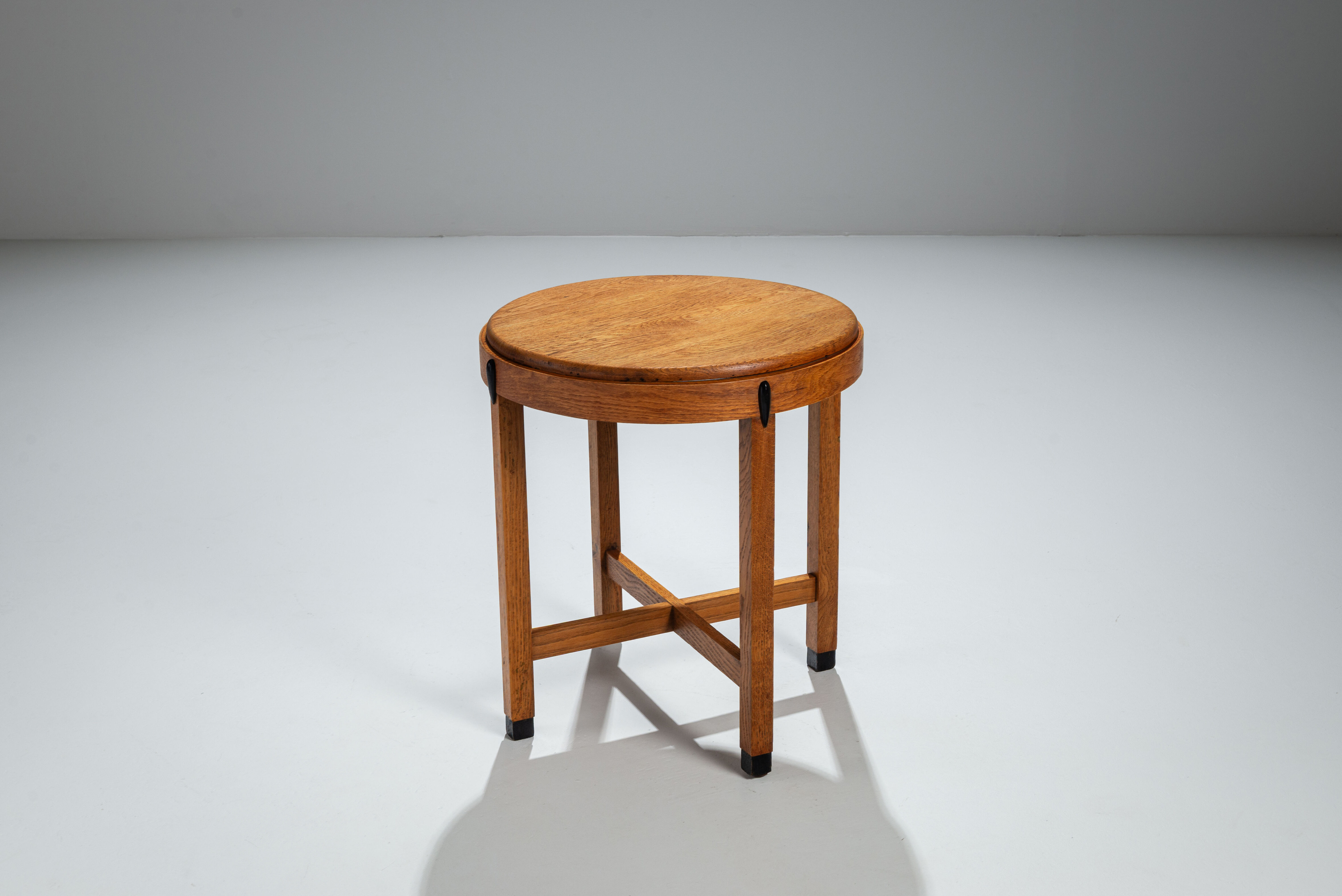 Art Deco Amsterdamse School round sidetable