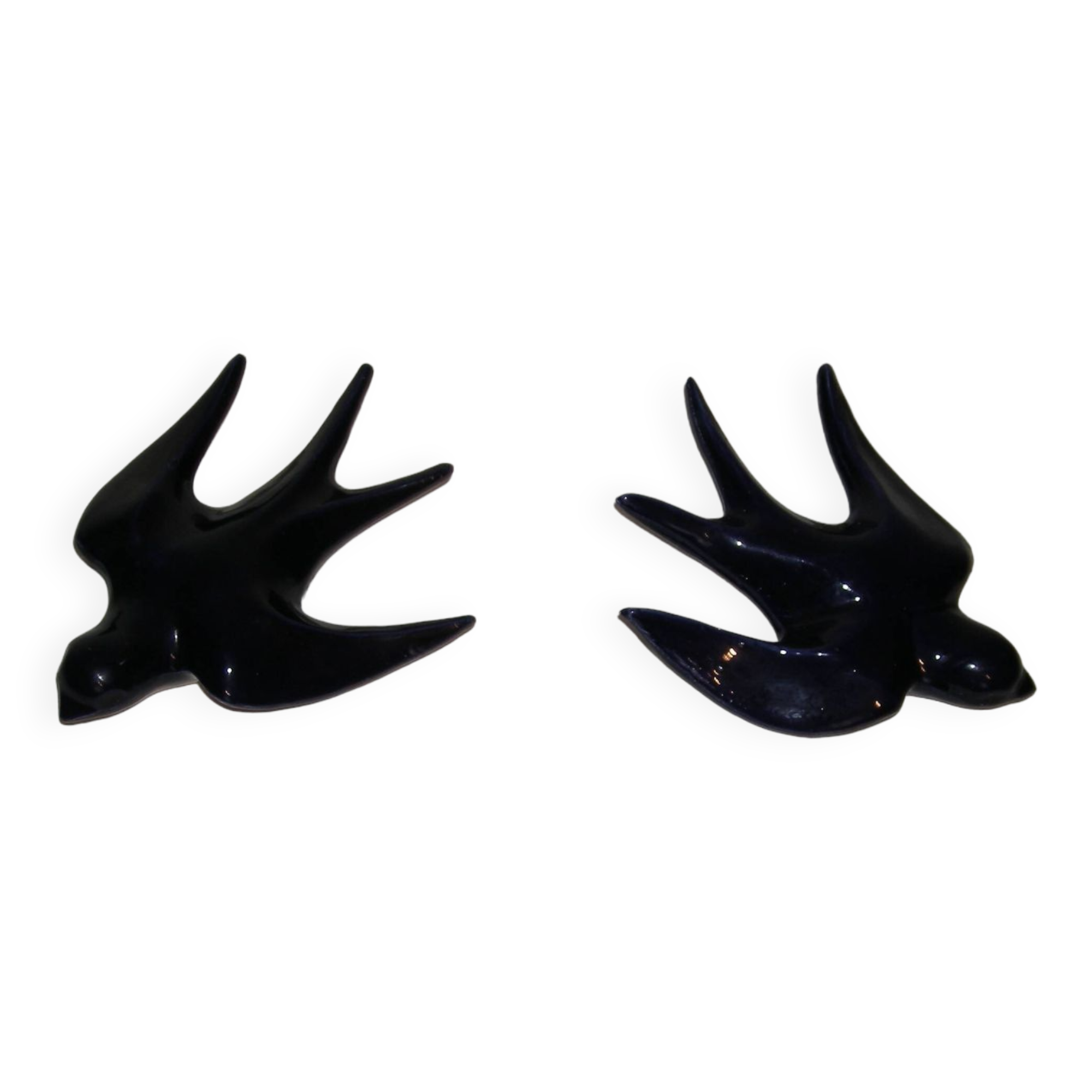 Pair of ceramic wall swallows