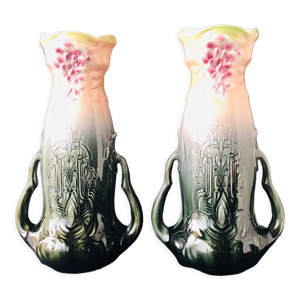 Paire de vases en barbotine