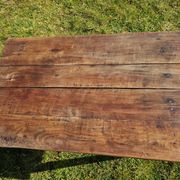 Table en bois avec un tiroir