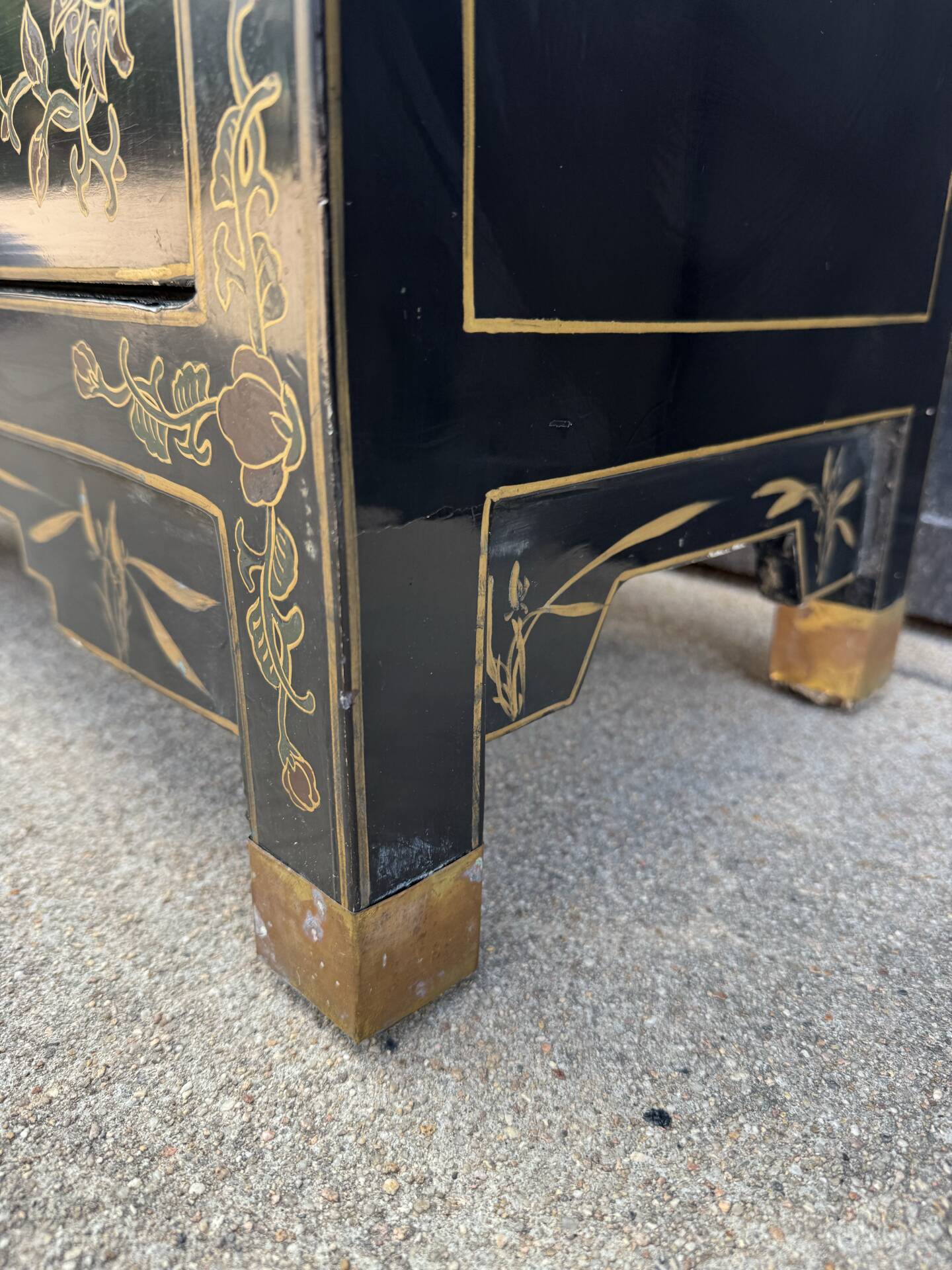 Vintage lacquered Chinese furniture Tianjin
