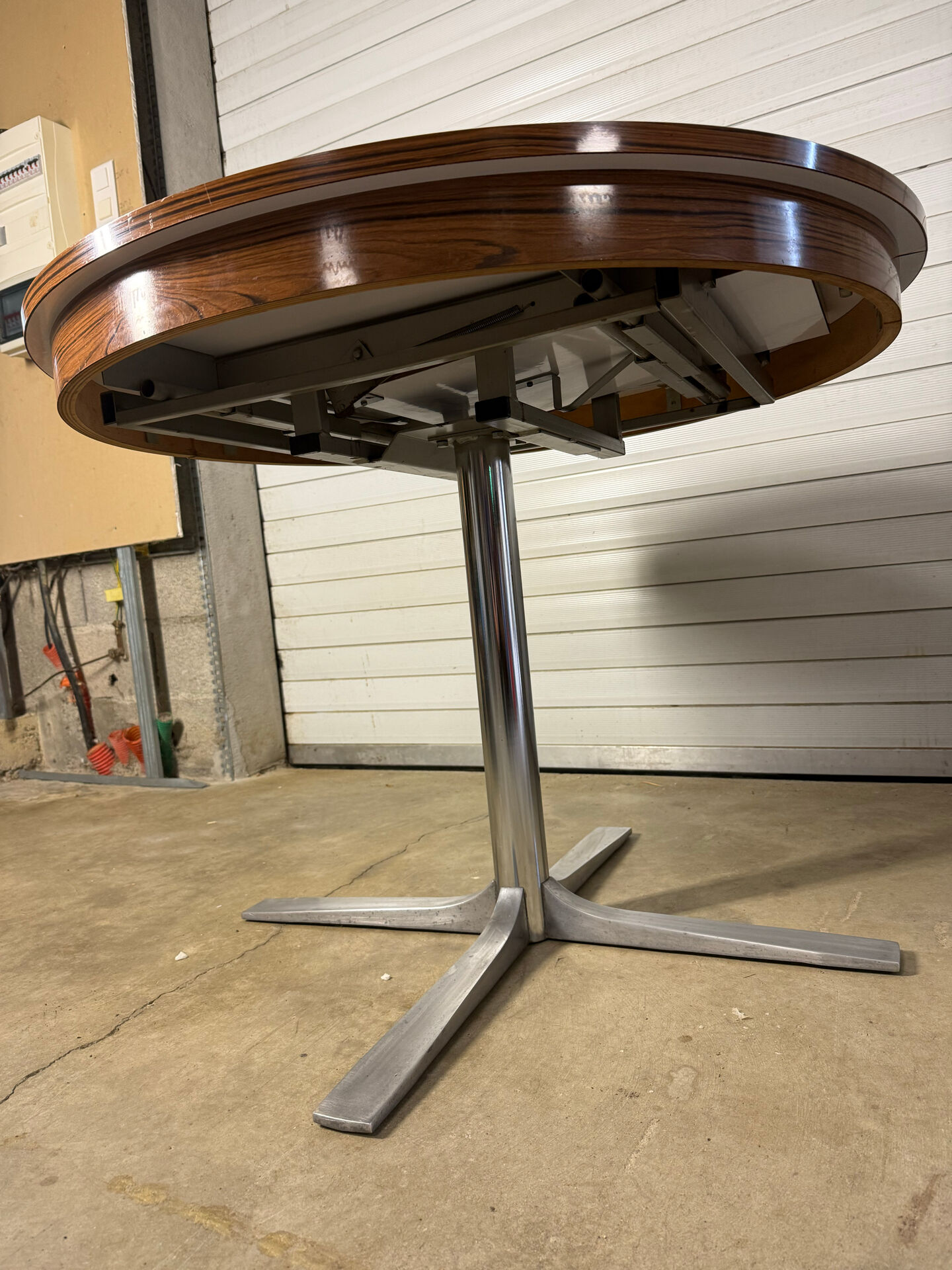 Vintage extendable table