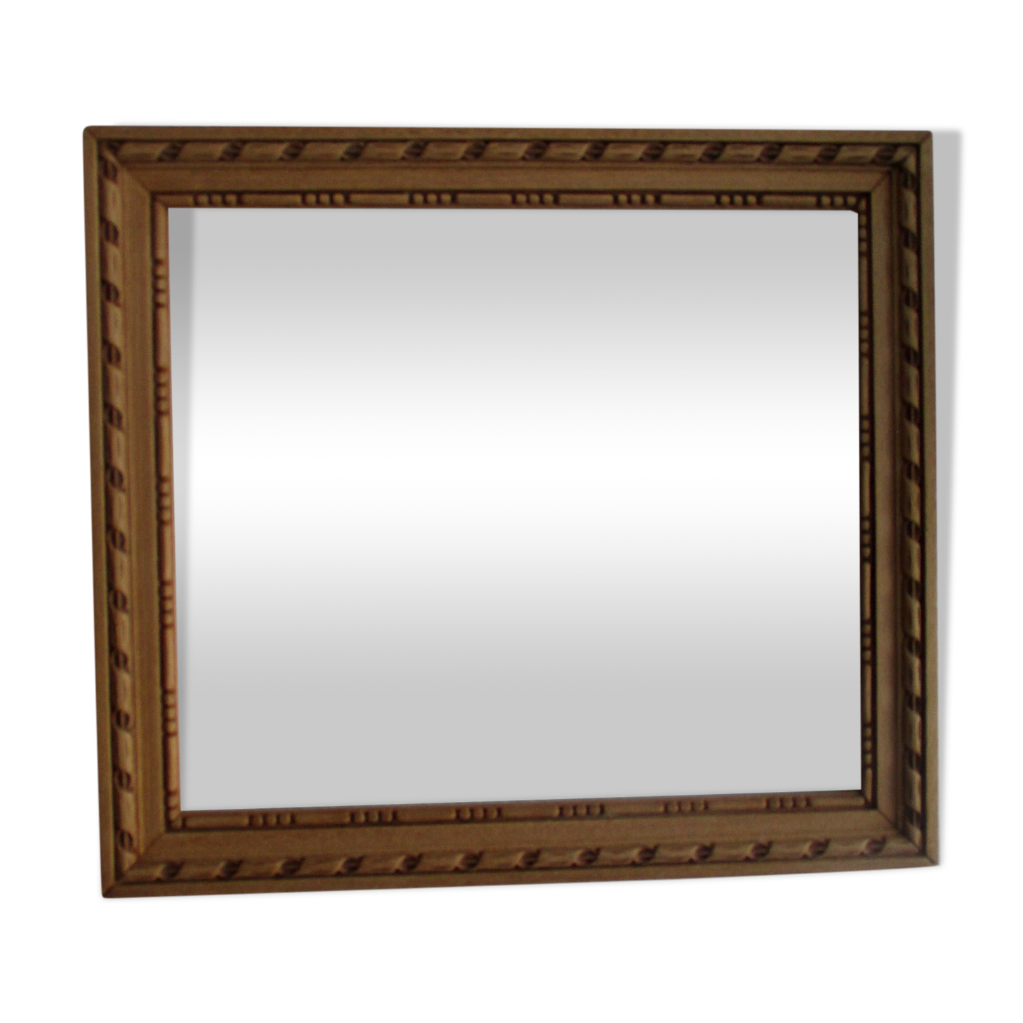 Cadre ancien bois clair, sculpté, vitré,pour sujet 204 x 234 mm