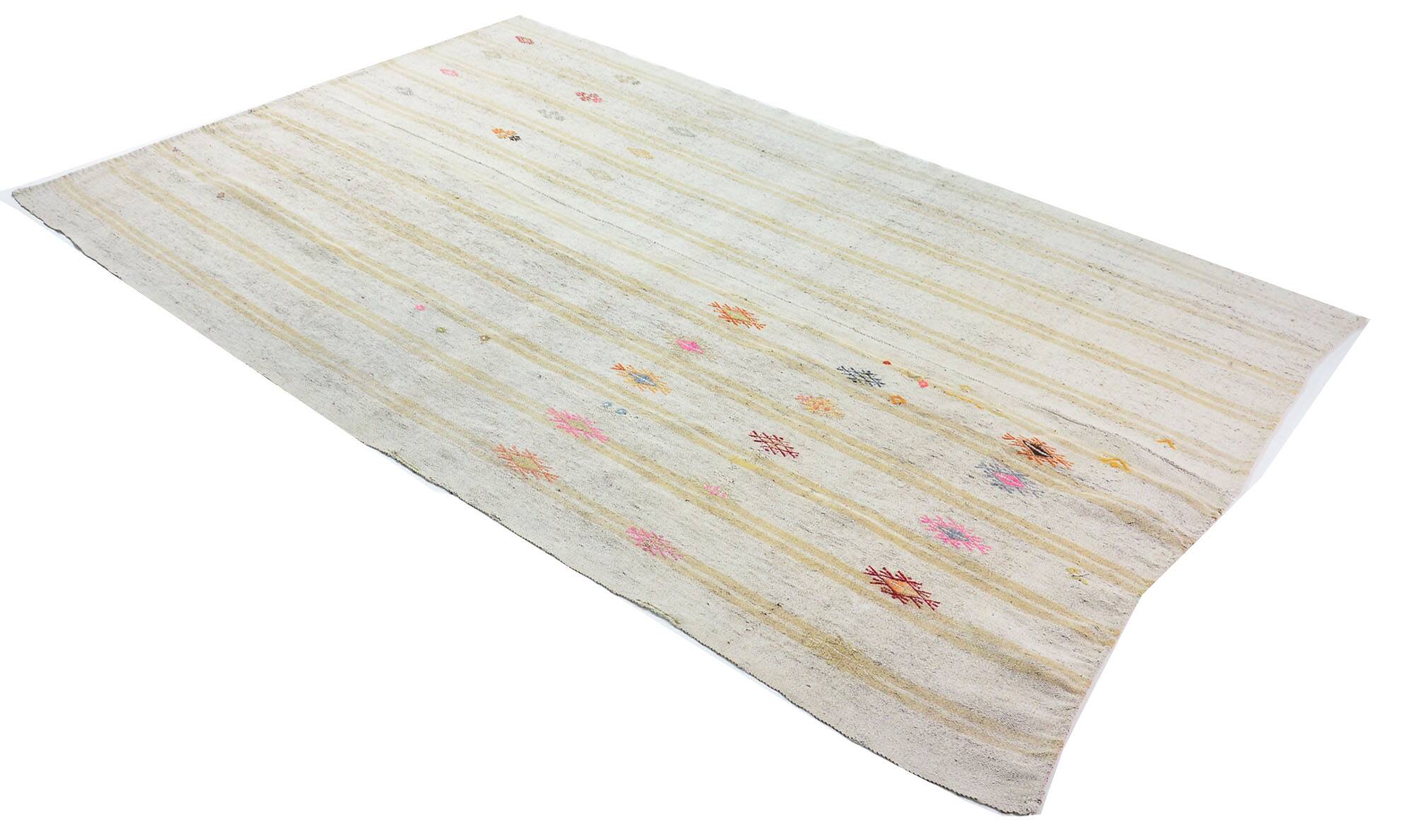 Authentic vintage turkish kilims & handwoven rugs – unique home decor pieces 194x 318 cm