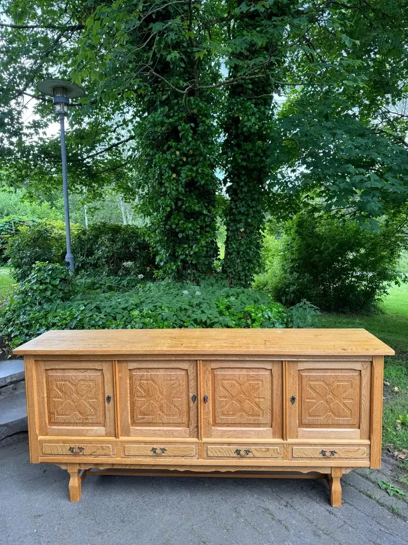 Oak Sideboard in the Style of Henry Kjaernulf from the 1960s-70s, Danish Design. Mid-Century Modern Style