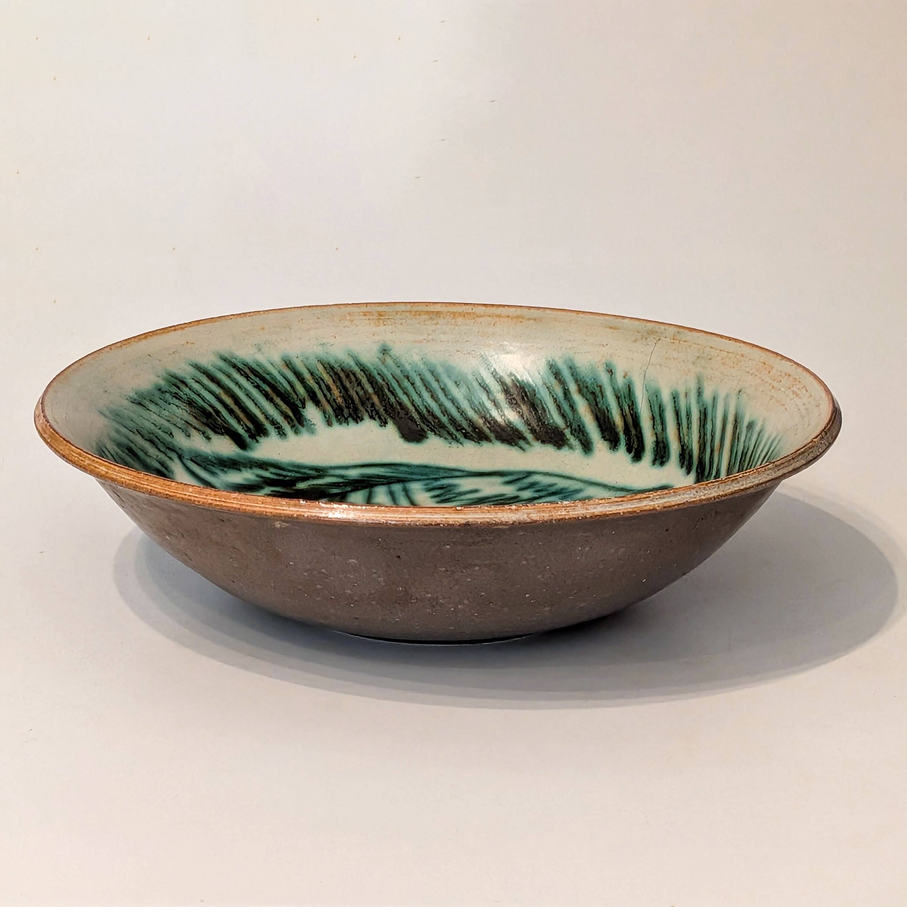 Stoneware bowl with fish decoration signed Maurice A. – studio pottery