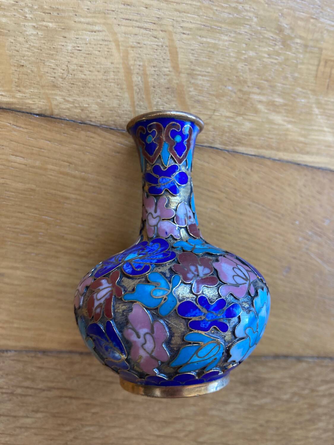 Chinese cloisonné vase