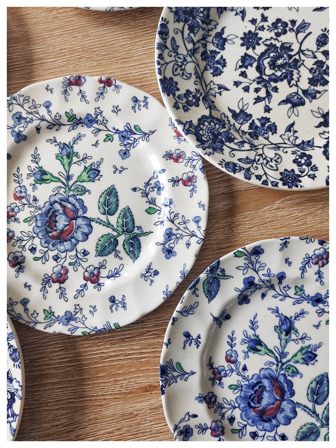 Johnson Brothers ceramic dessert plate set