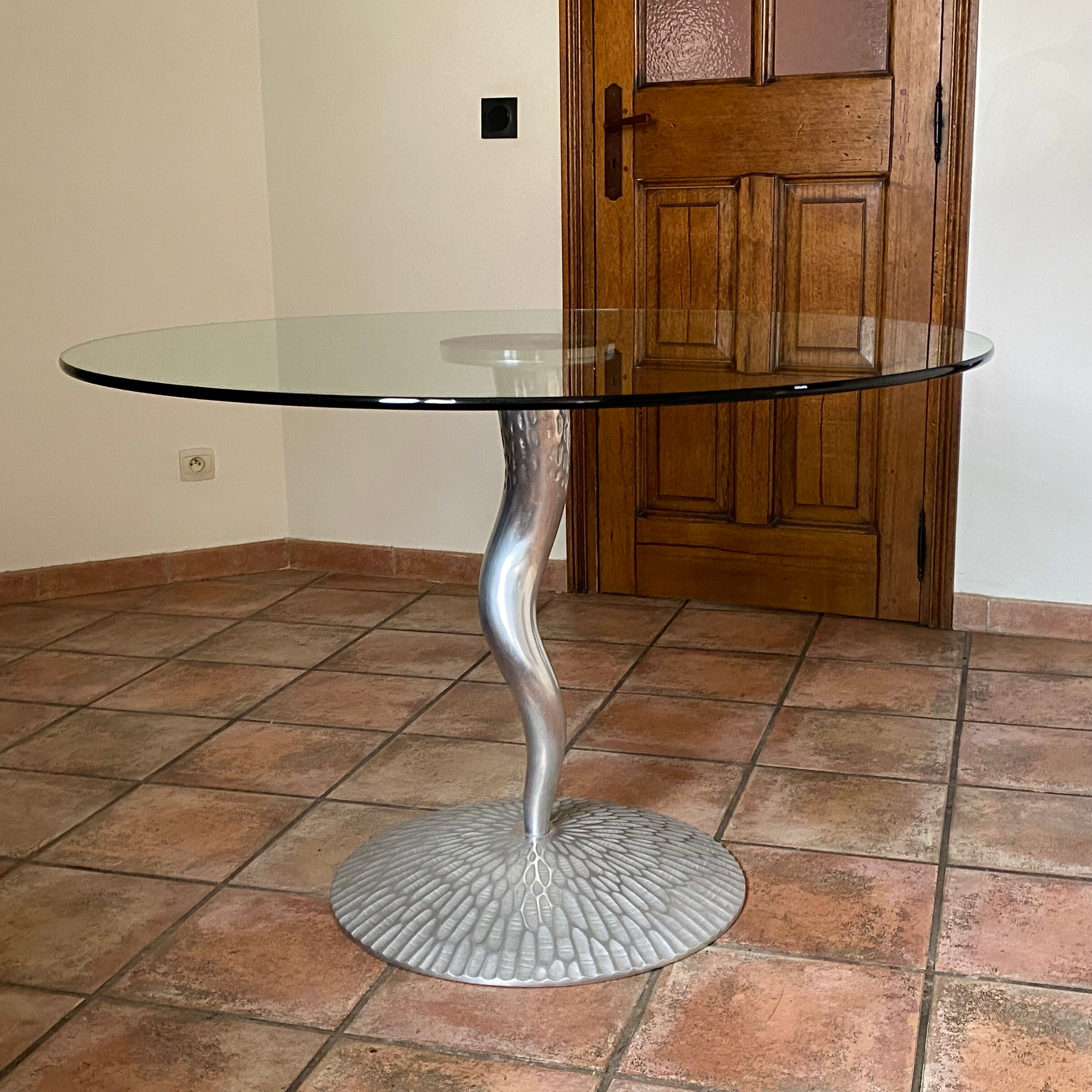 Table bernard dequet for protis. 1980.