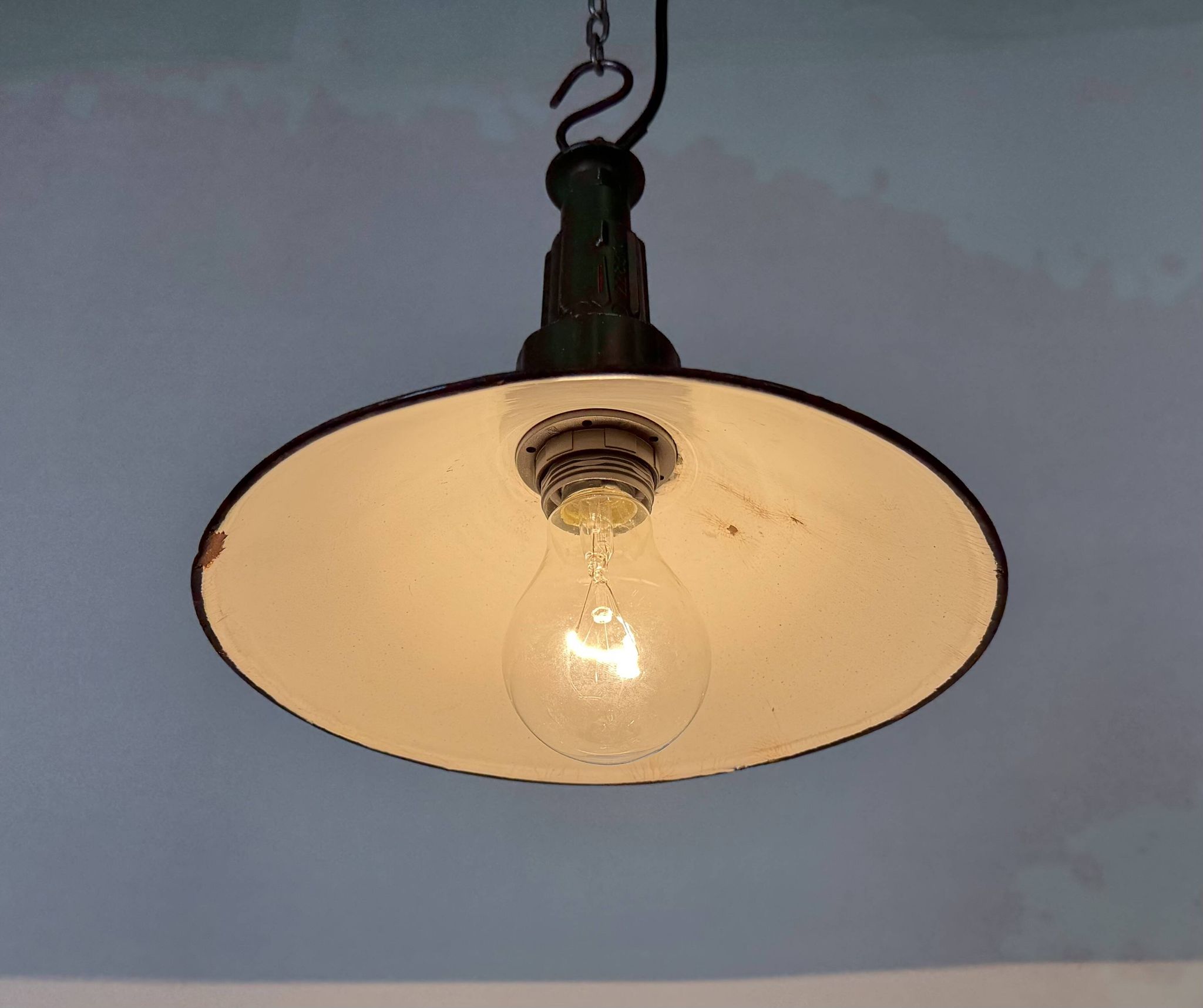 Industrial Green Enamel Military Pendant Lamp with Cast Aluminium Top, 1960