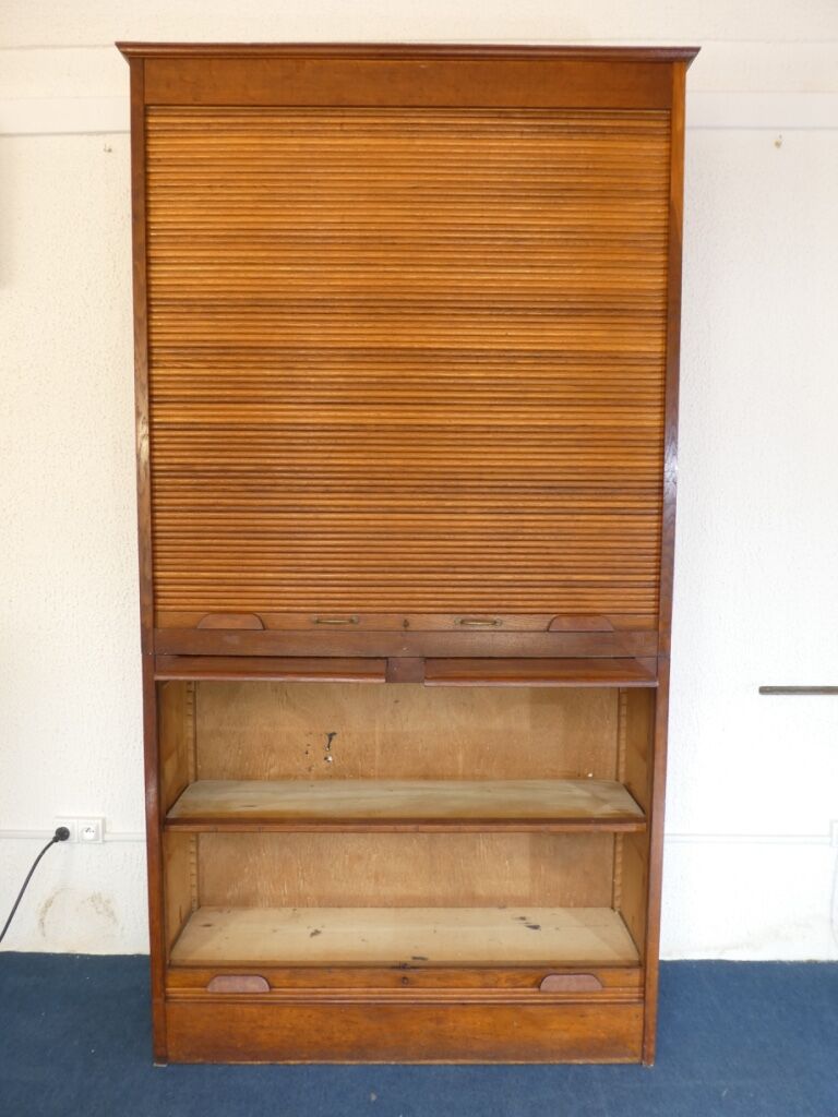 Cabinet administration curtains