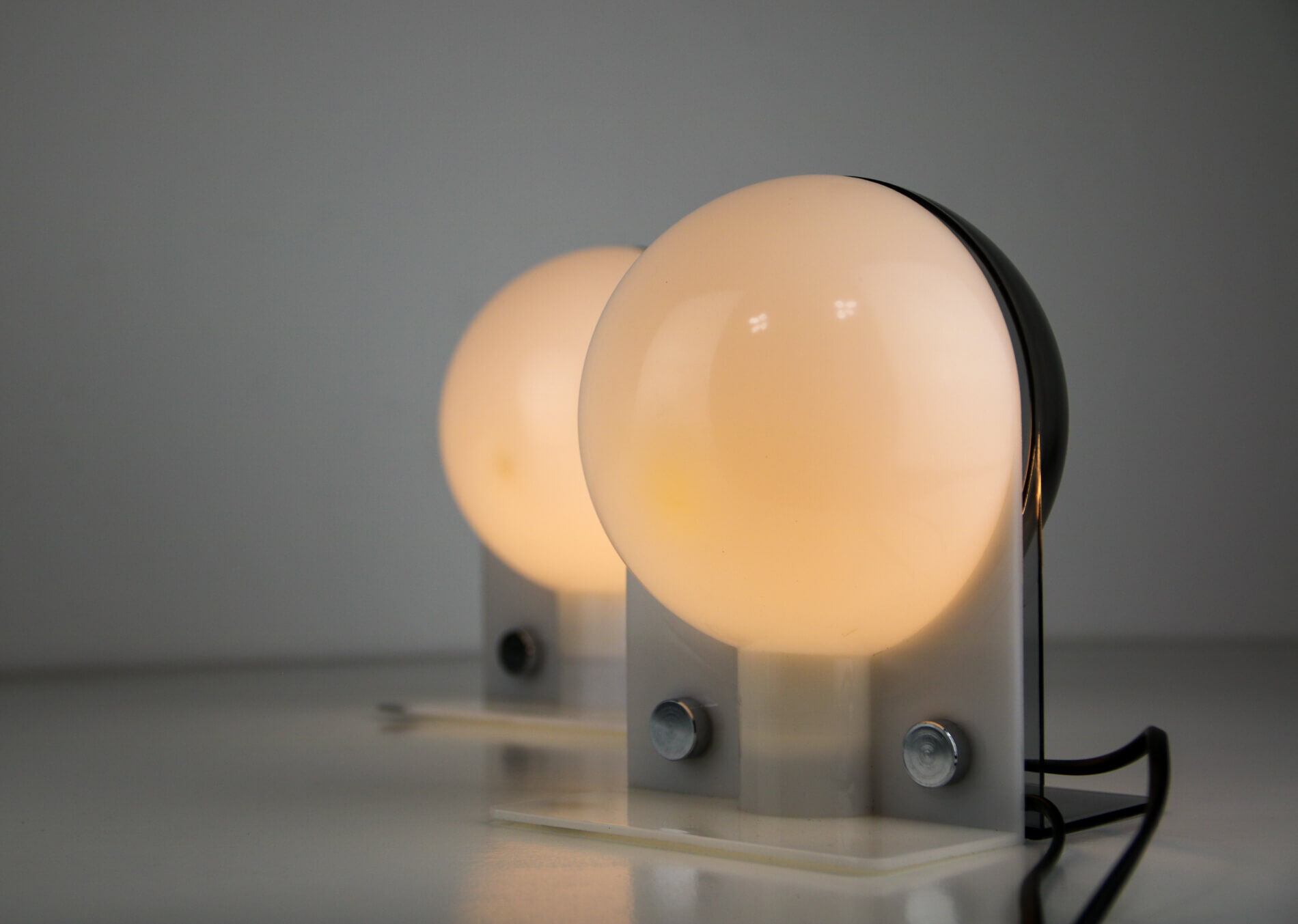 Lampe de table Sirio gris et blanc de Guzzini