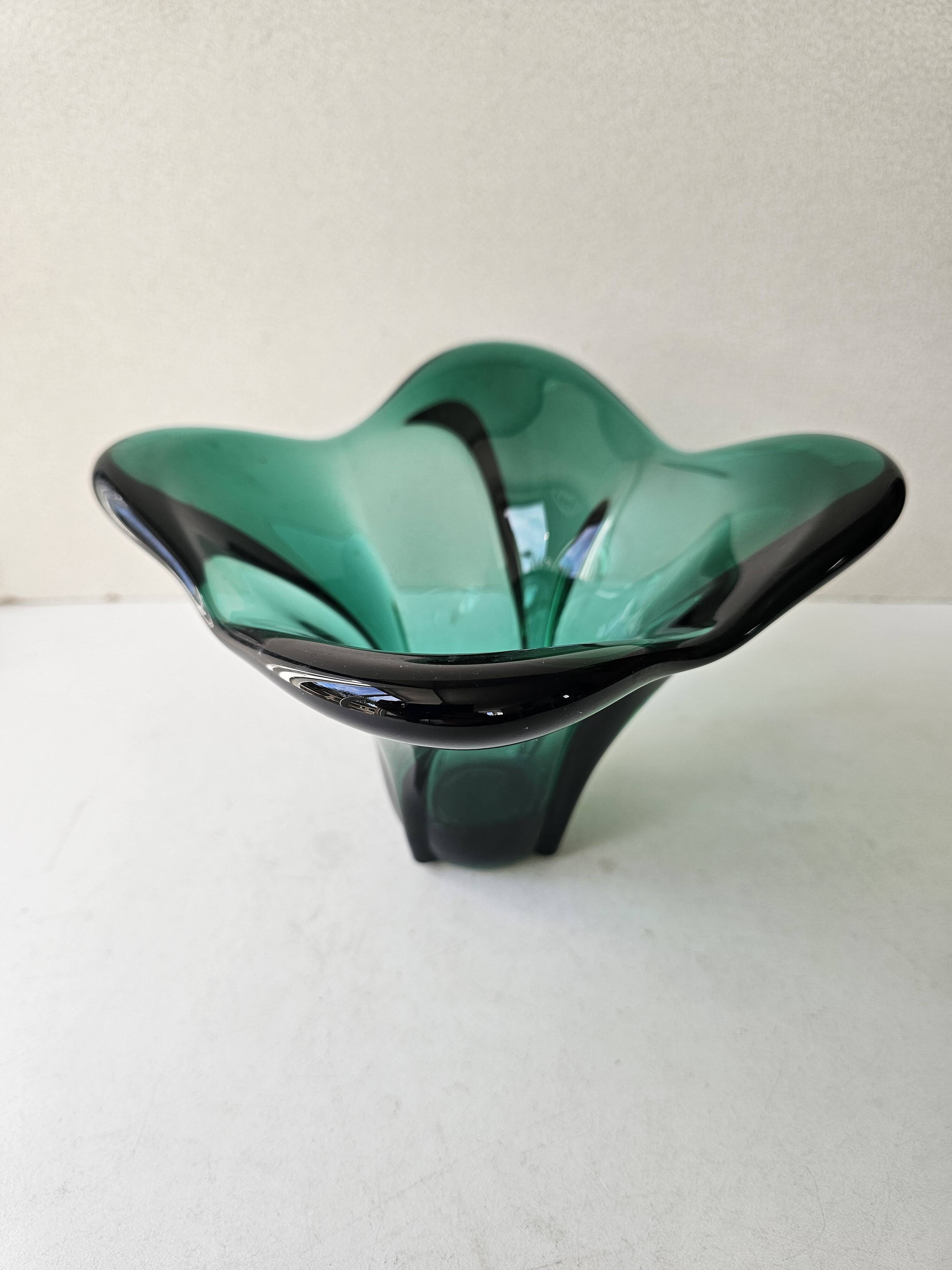Vase en verre couleur verte vintage