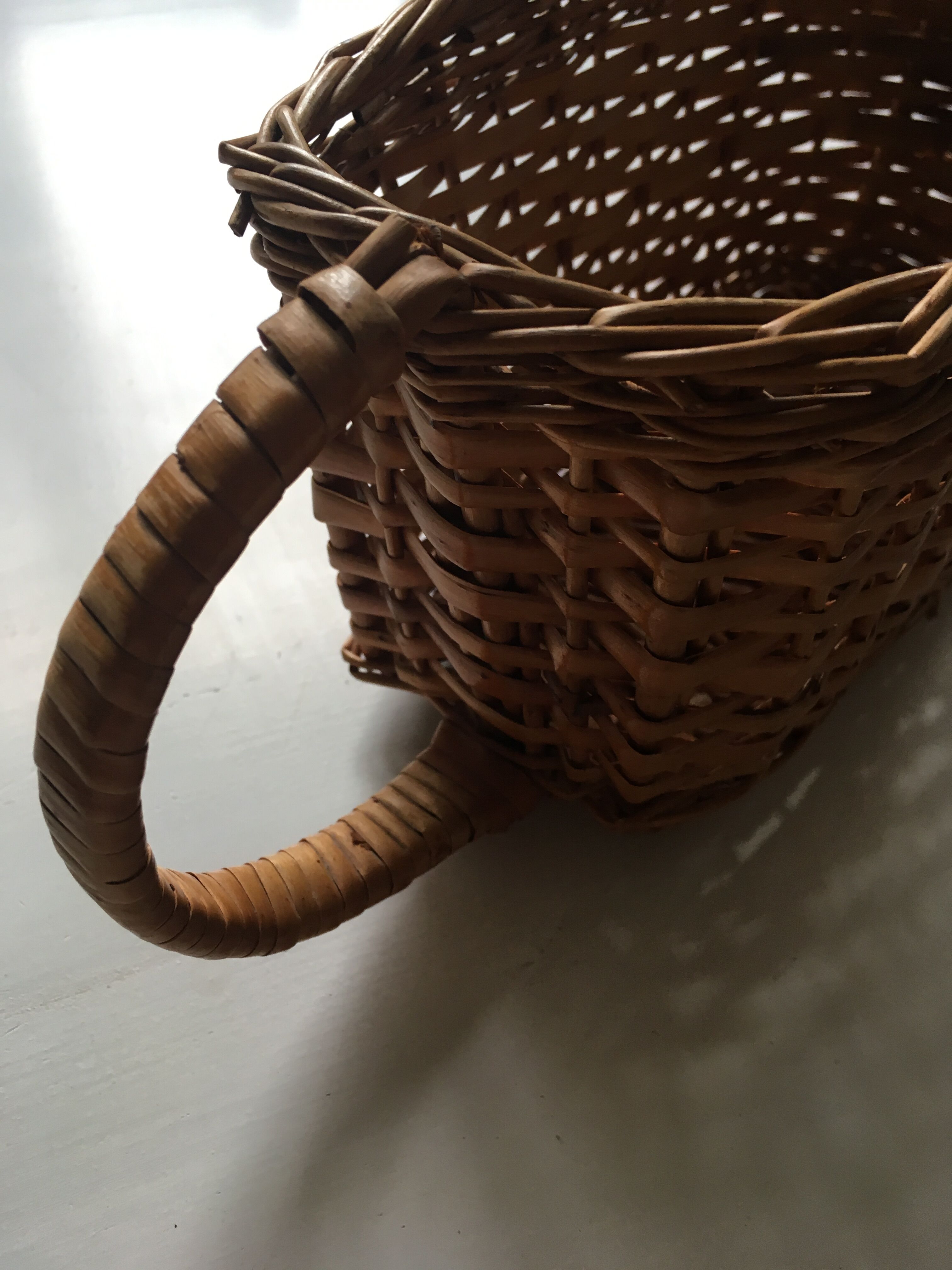 Rattan bottle basket