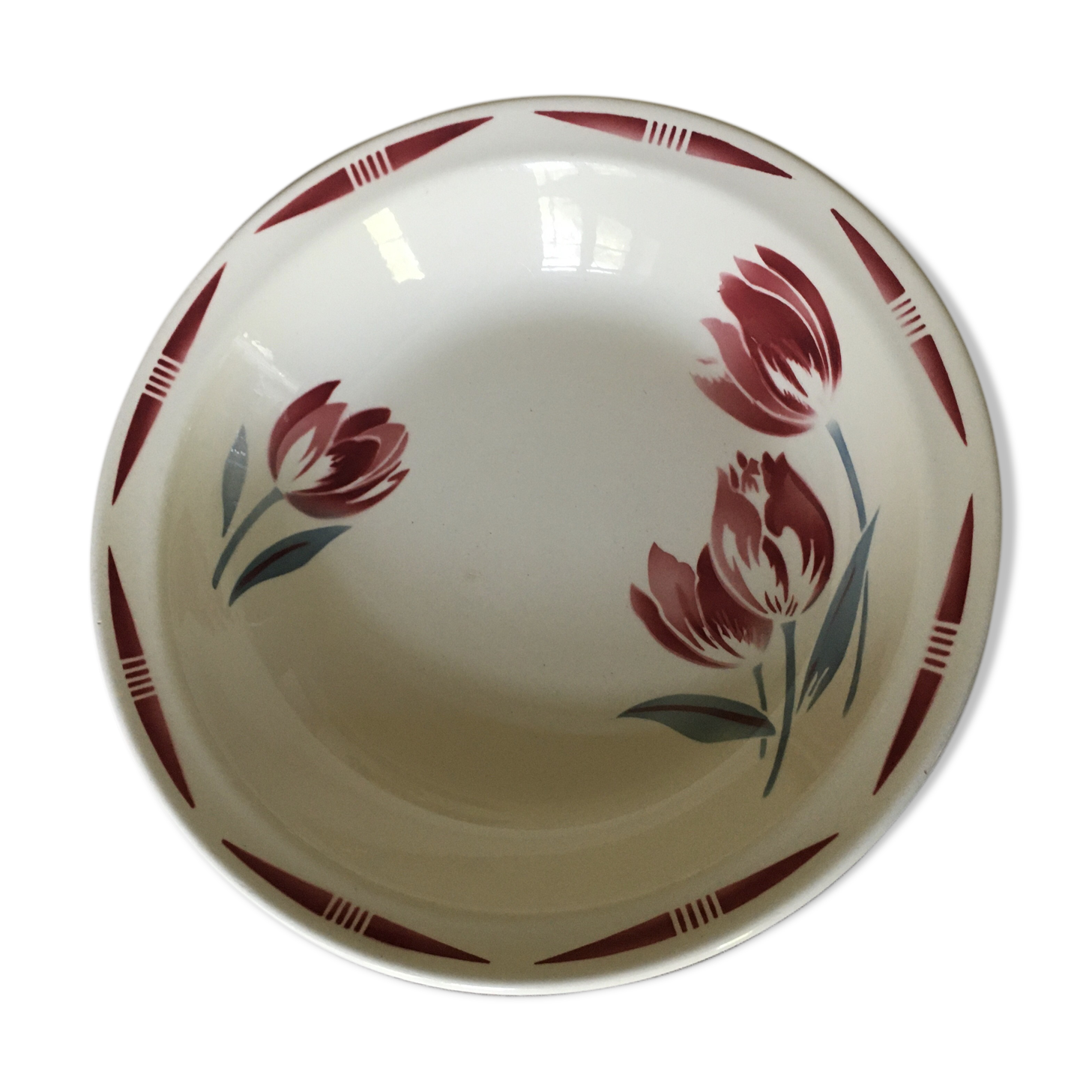 Round hollow earthenware dish