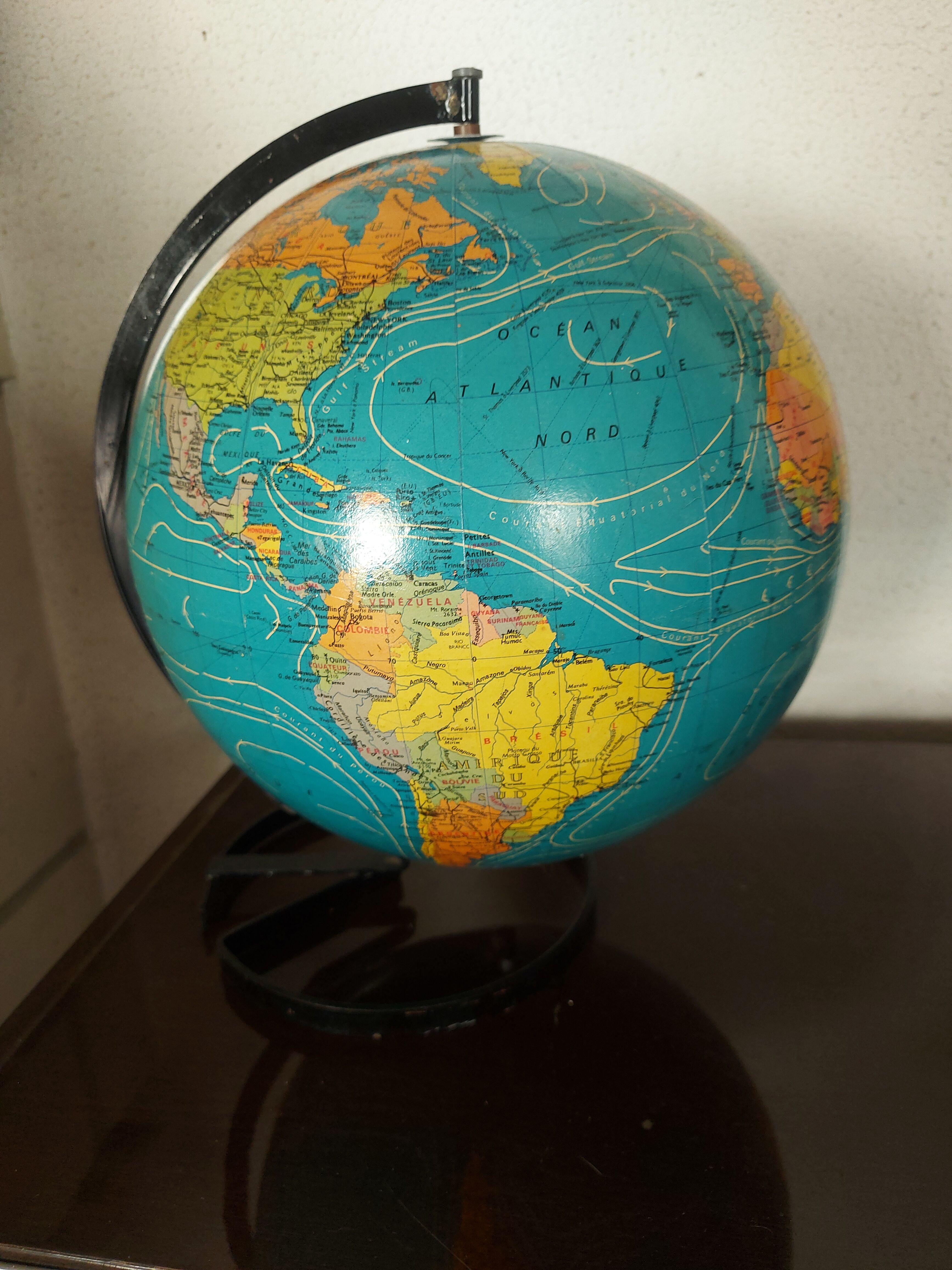 Globe terrestre , Mappemonde vintage tarides , 1977