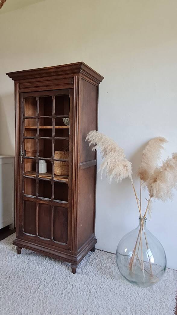 Parisian wardrobe - showcase spirit