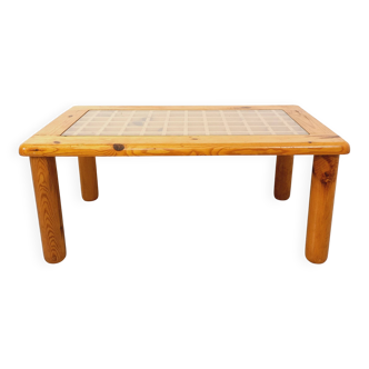 Vintage modernist coffee table in pine and glass from the 70s and 80s.