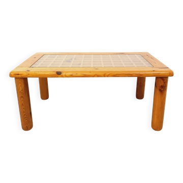 Vintage modernist coffee table in pine and glass from the 70s and 80s.