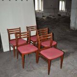 Set of 5 brown wooden chairs from the 70s, with red fabric seats - 2 with armrests.