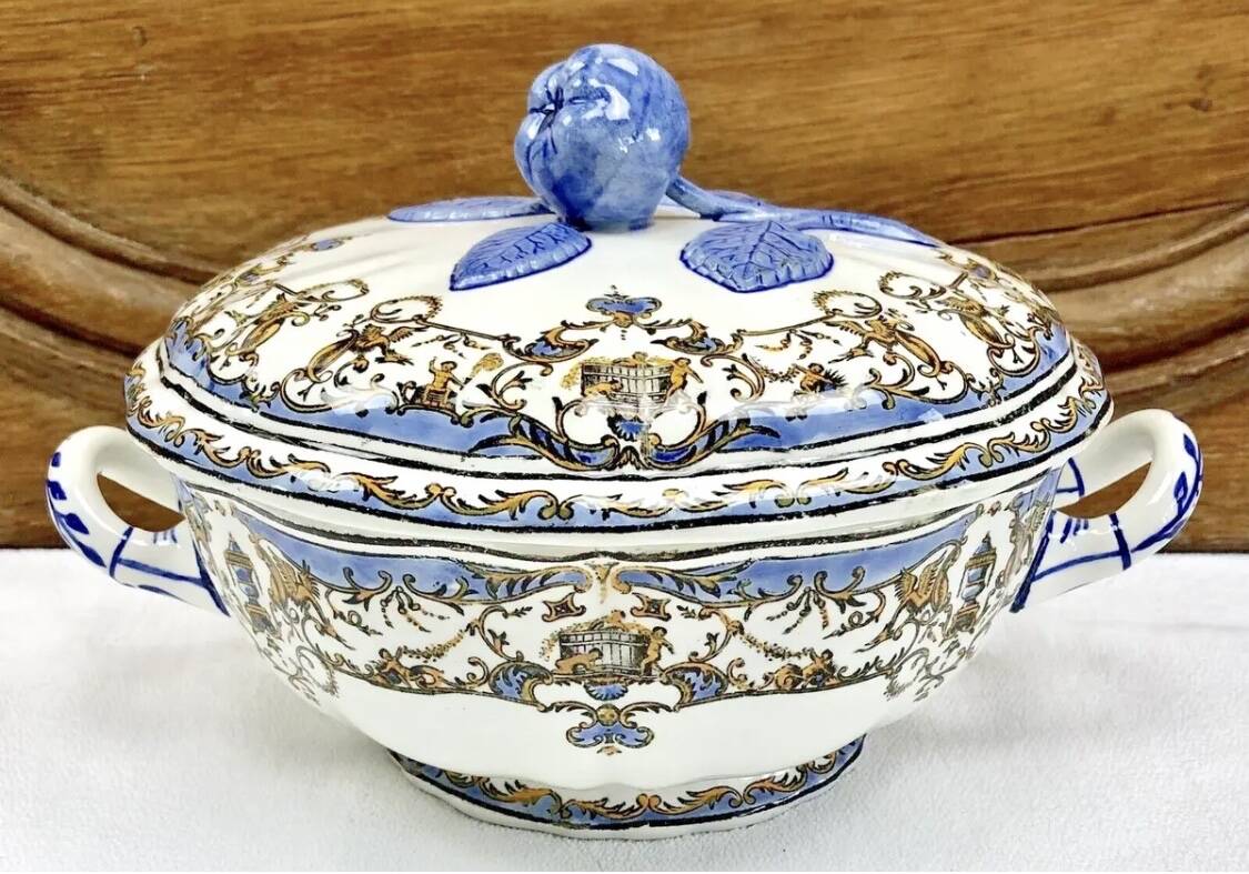 Vegetable dish small soup tureen Gien children at the Dionysus press 1941/1950
