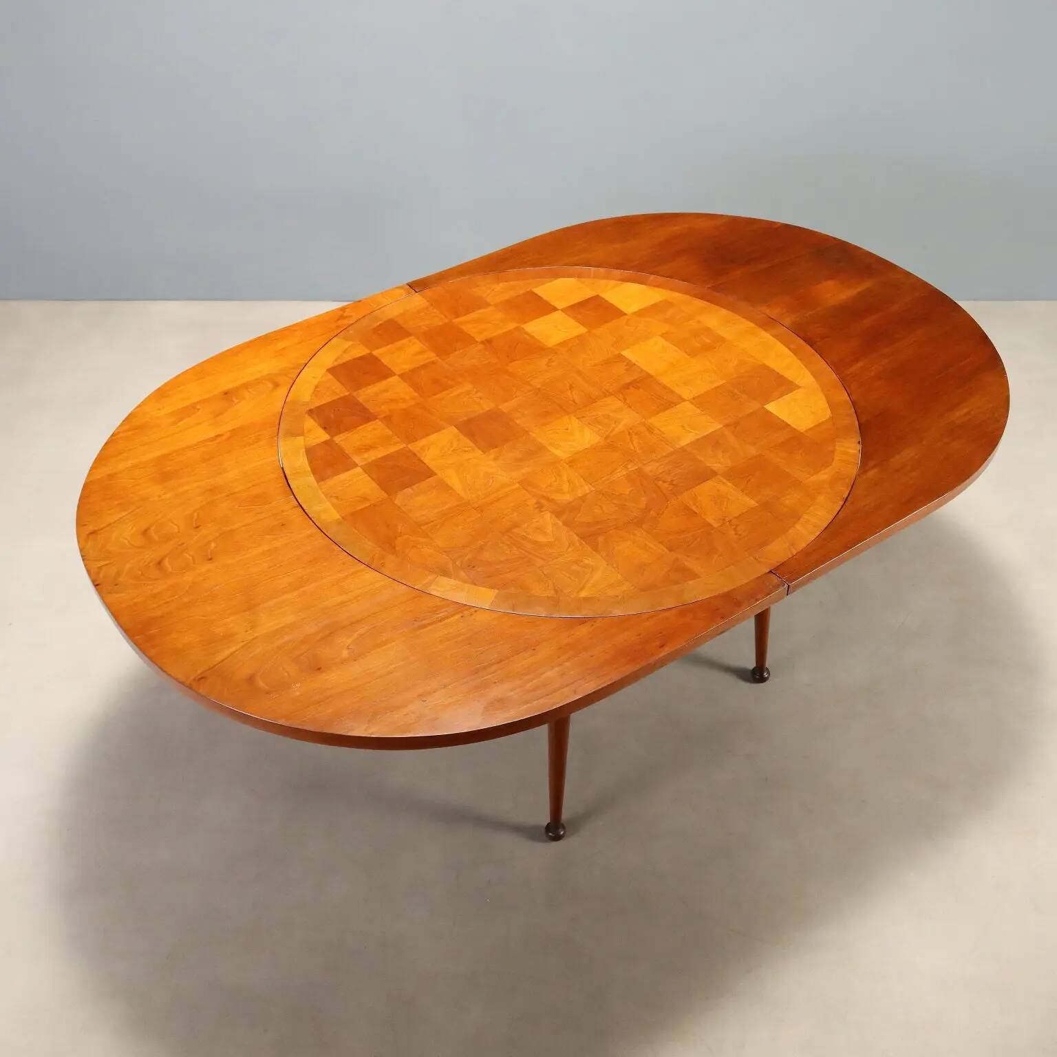 Vintage beech veneer table, checkerboard effect, Italian design from the 1950s.
