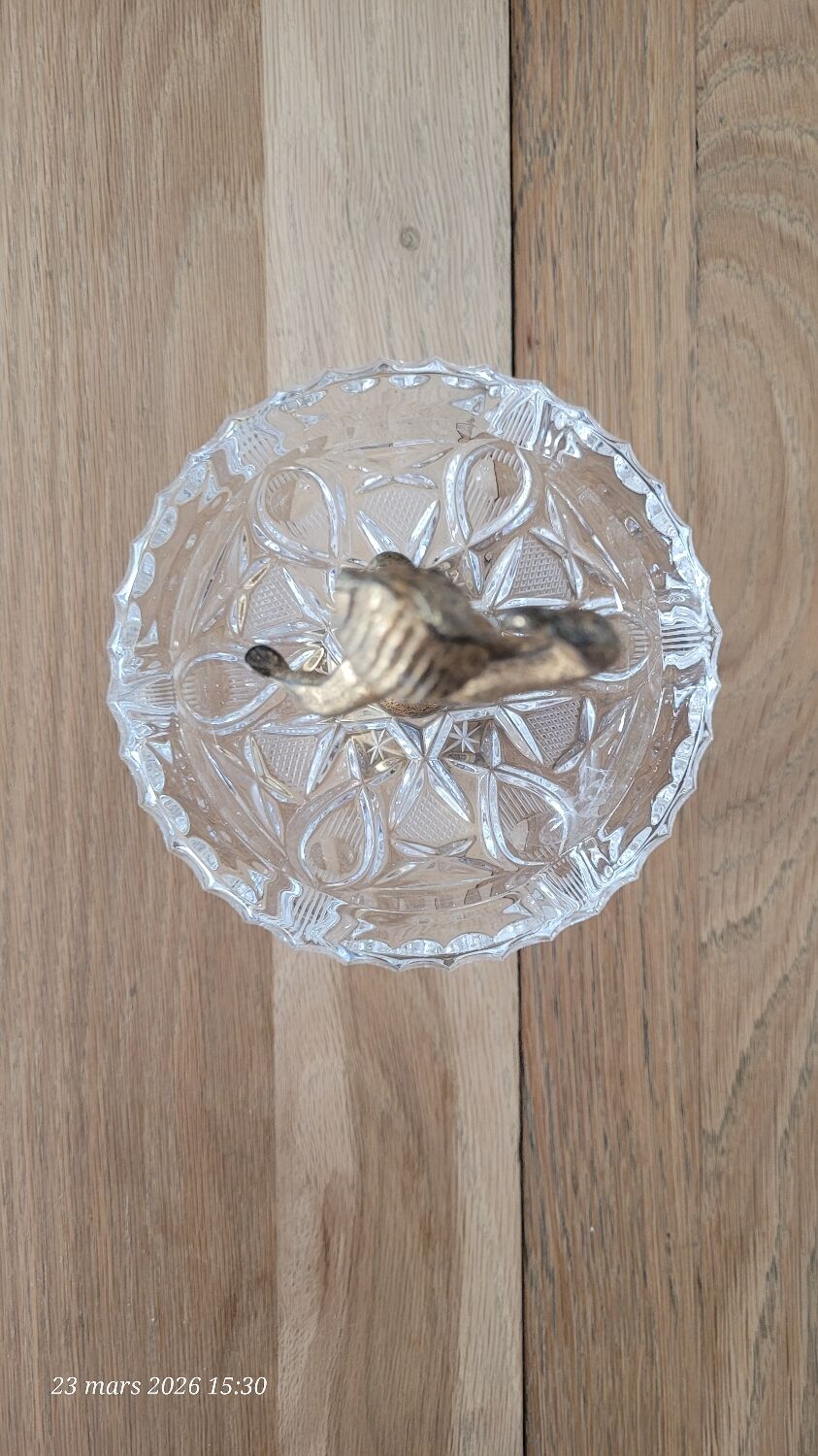 Tray / ashtray on a stand with cherub (glass and gilded metal)