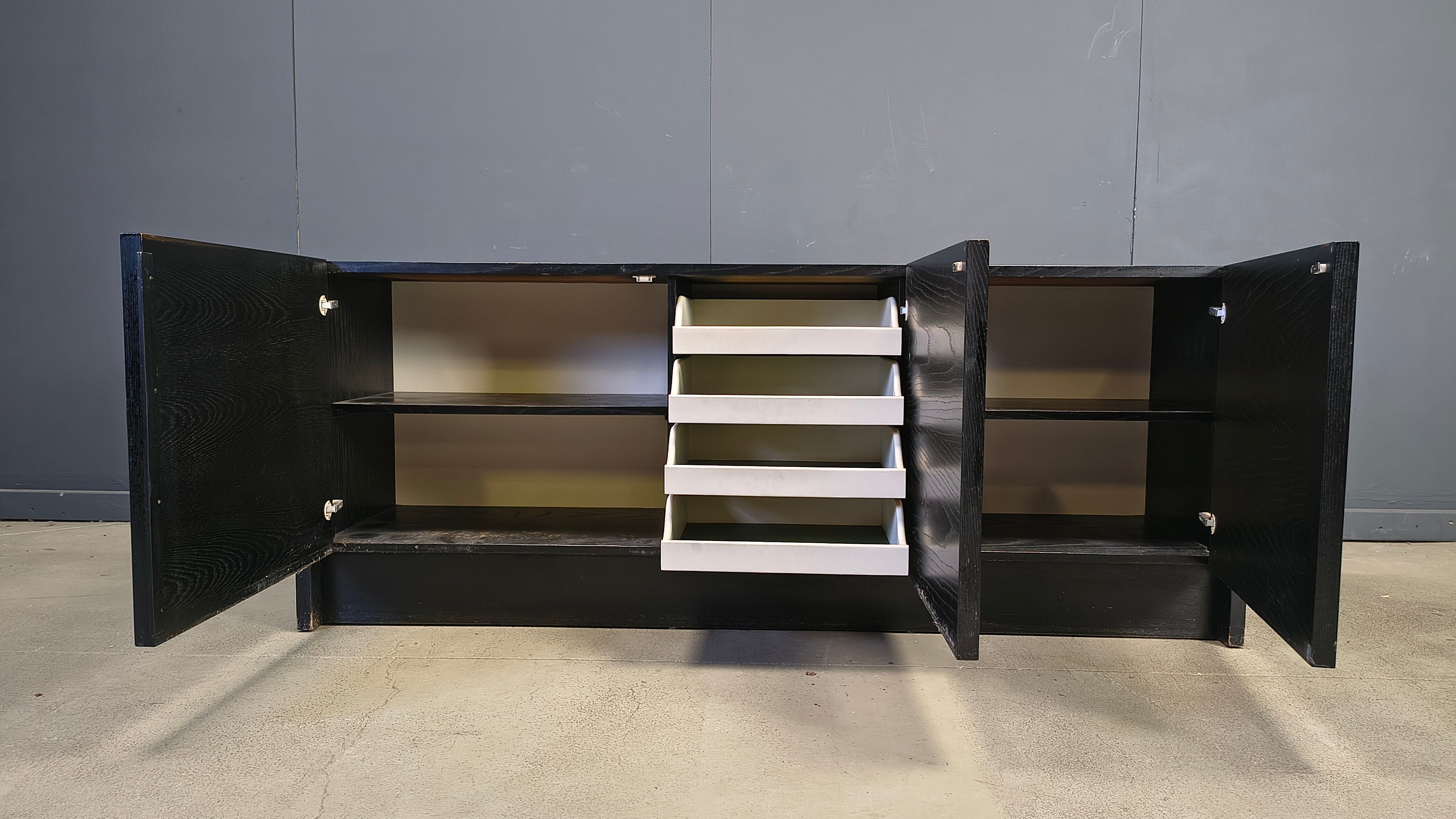 Buffet brutaliste noir, années 1970