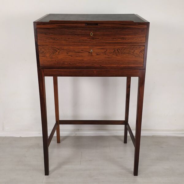 Secrétaire accueil restaurant scandinave