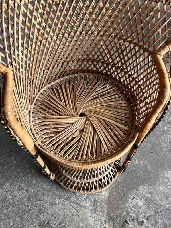 Ensemble de 2 fauteuils Emmanuelle en rotin — rotin beige naturel avec détails noirs, grand et petit modèle