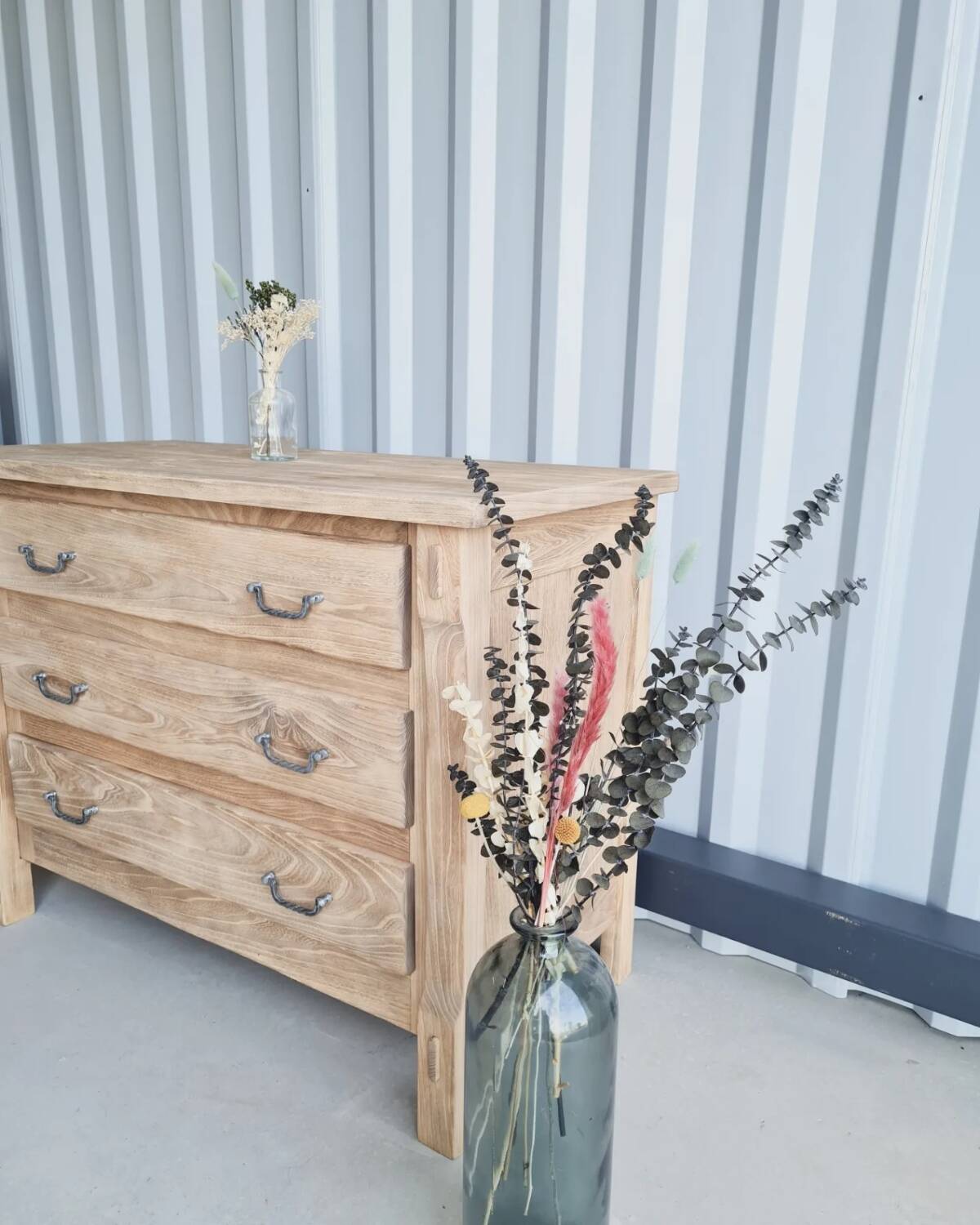 Solid wood chest of drawers