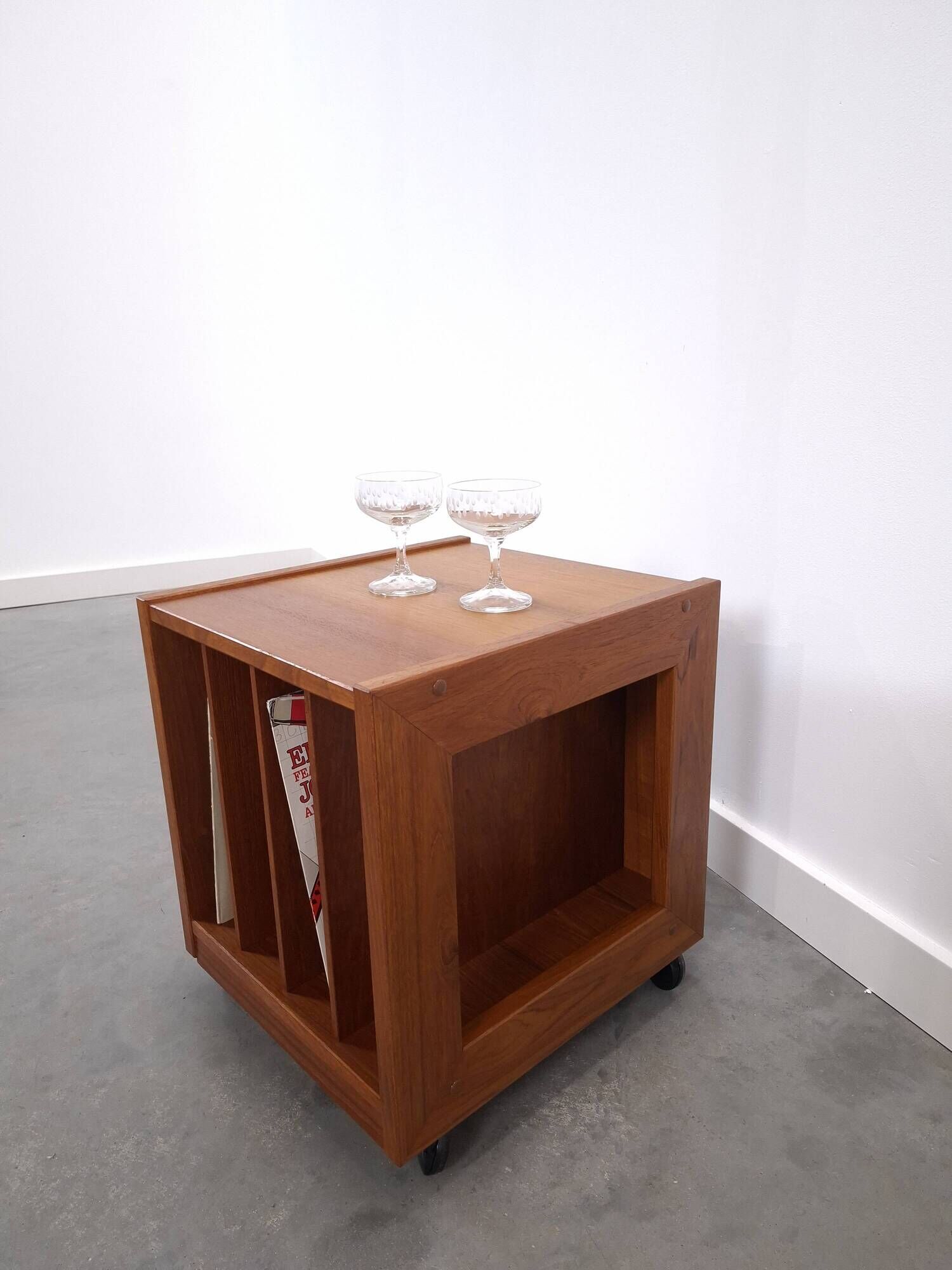 Meuble en teck LP sur roulettes, table d'appoint, table de nuit, armoire 1