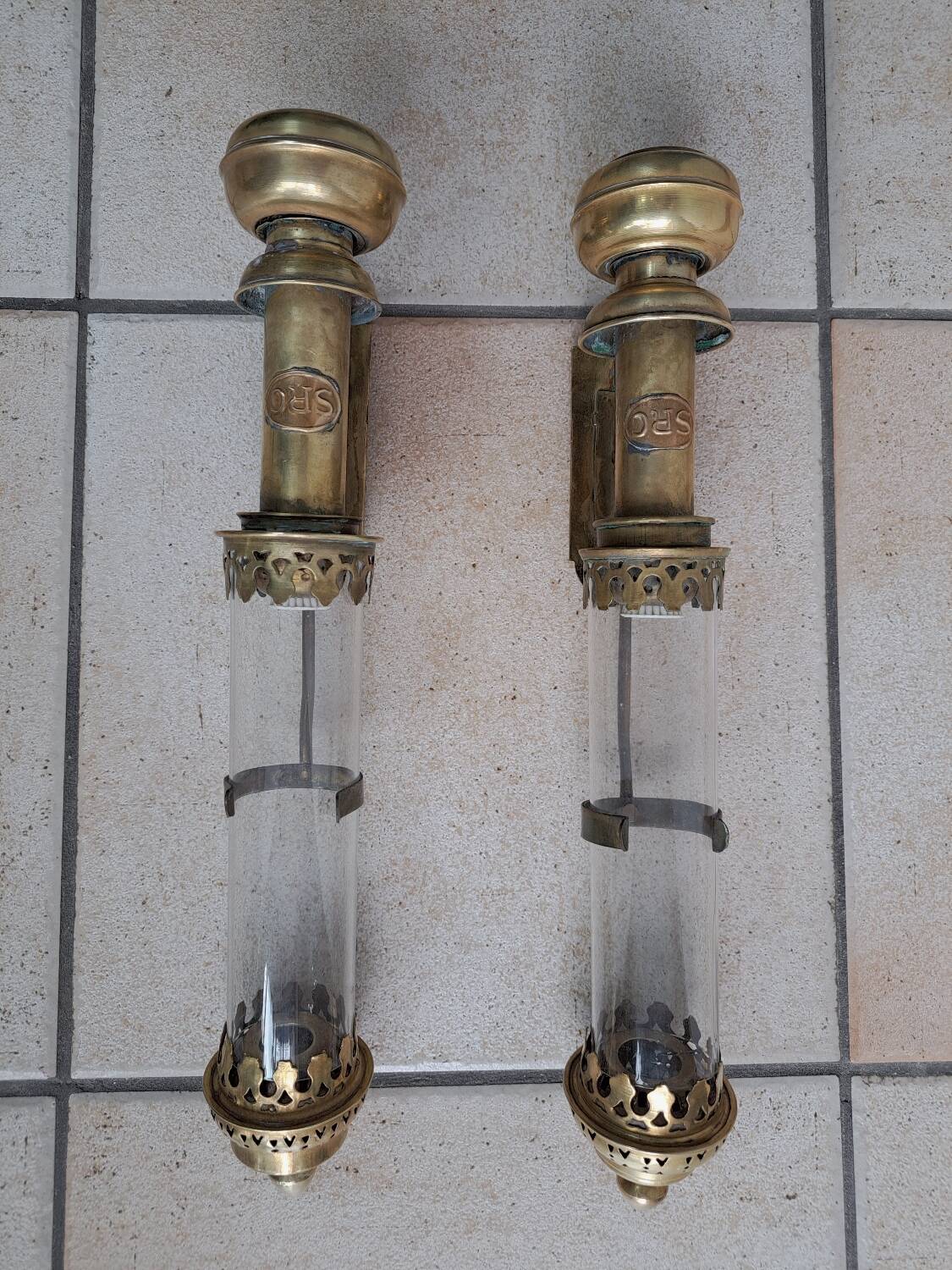 2 brass wall lights