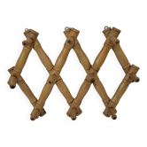 Accordion coat rack