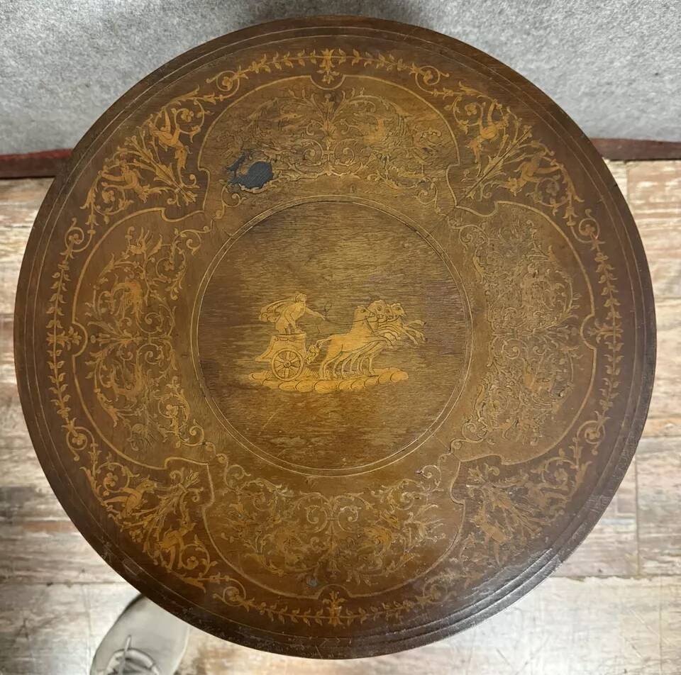 Italian Sorentino-style marquetry pedestal table circa 1900