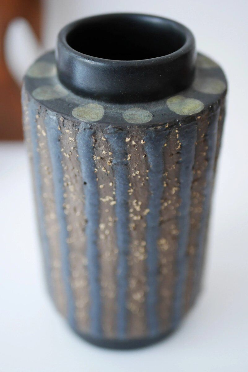 Mid-century modern Scandinavian brutalist pottery vase by Mari Simmulson for Upsala Ekeby, 1970s
