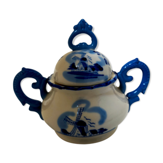 Sugar bowl or pot with delf porcelain couvercke