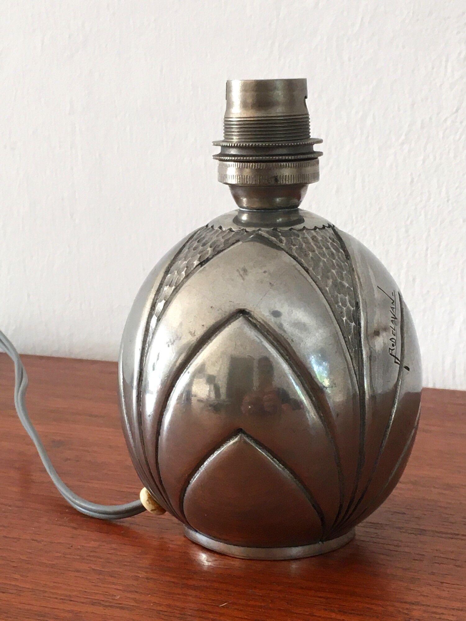 Art Deco pewter lamp by René Delavan