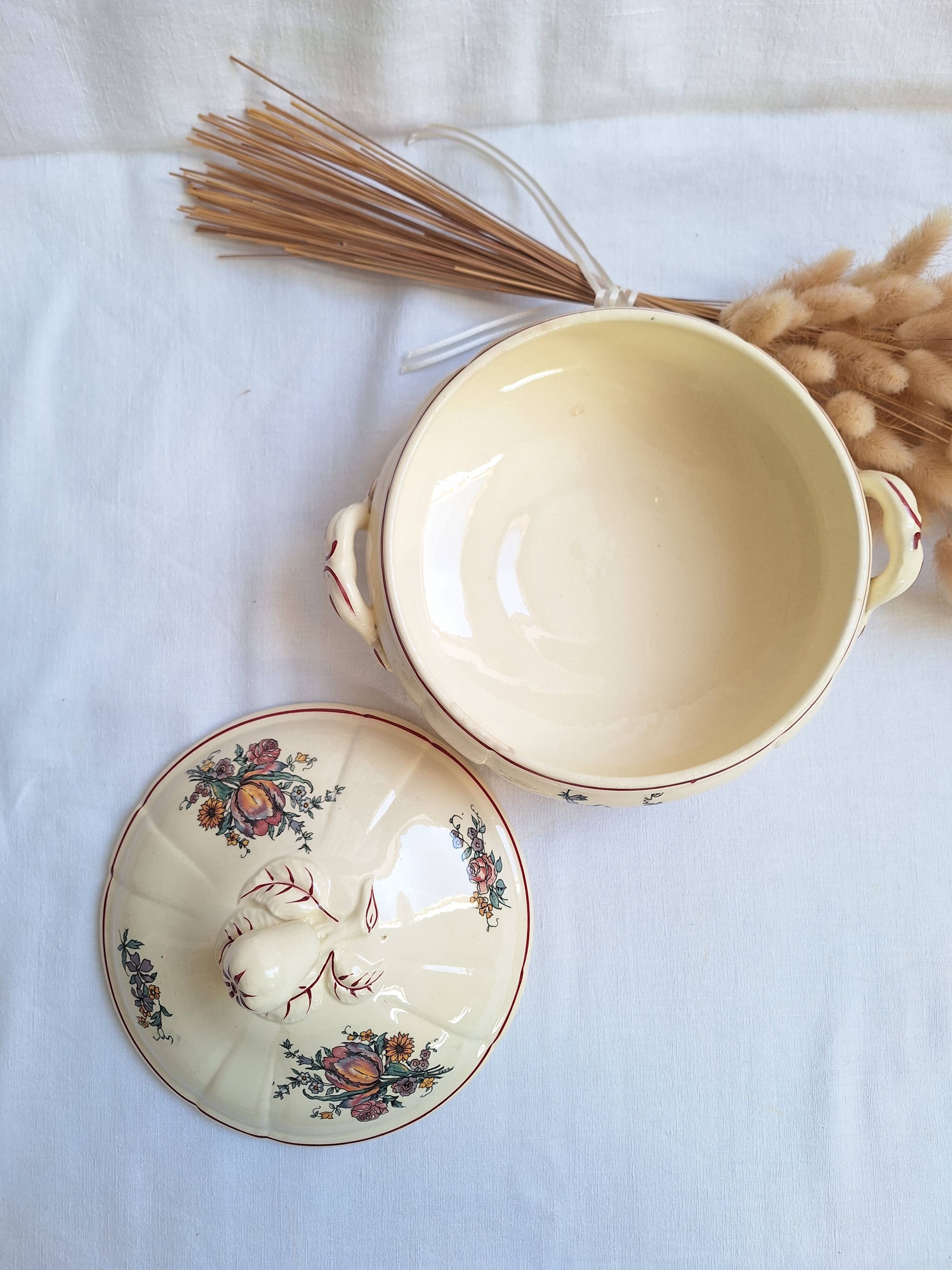 Soup tureen / Vegetable dish Digoin Sarreguemines Model Lorraine