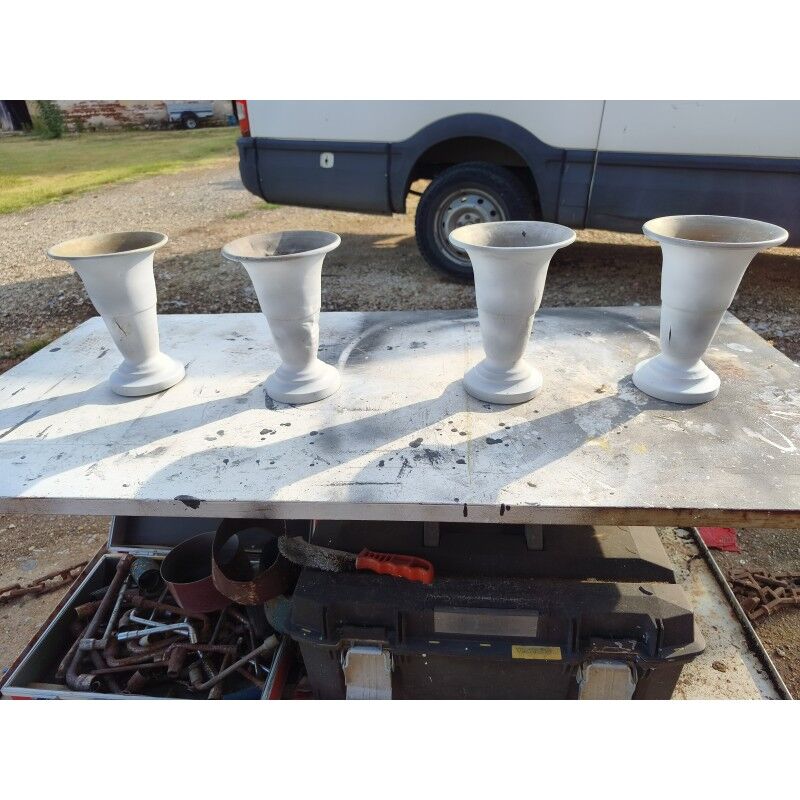 4 aluminium vases