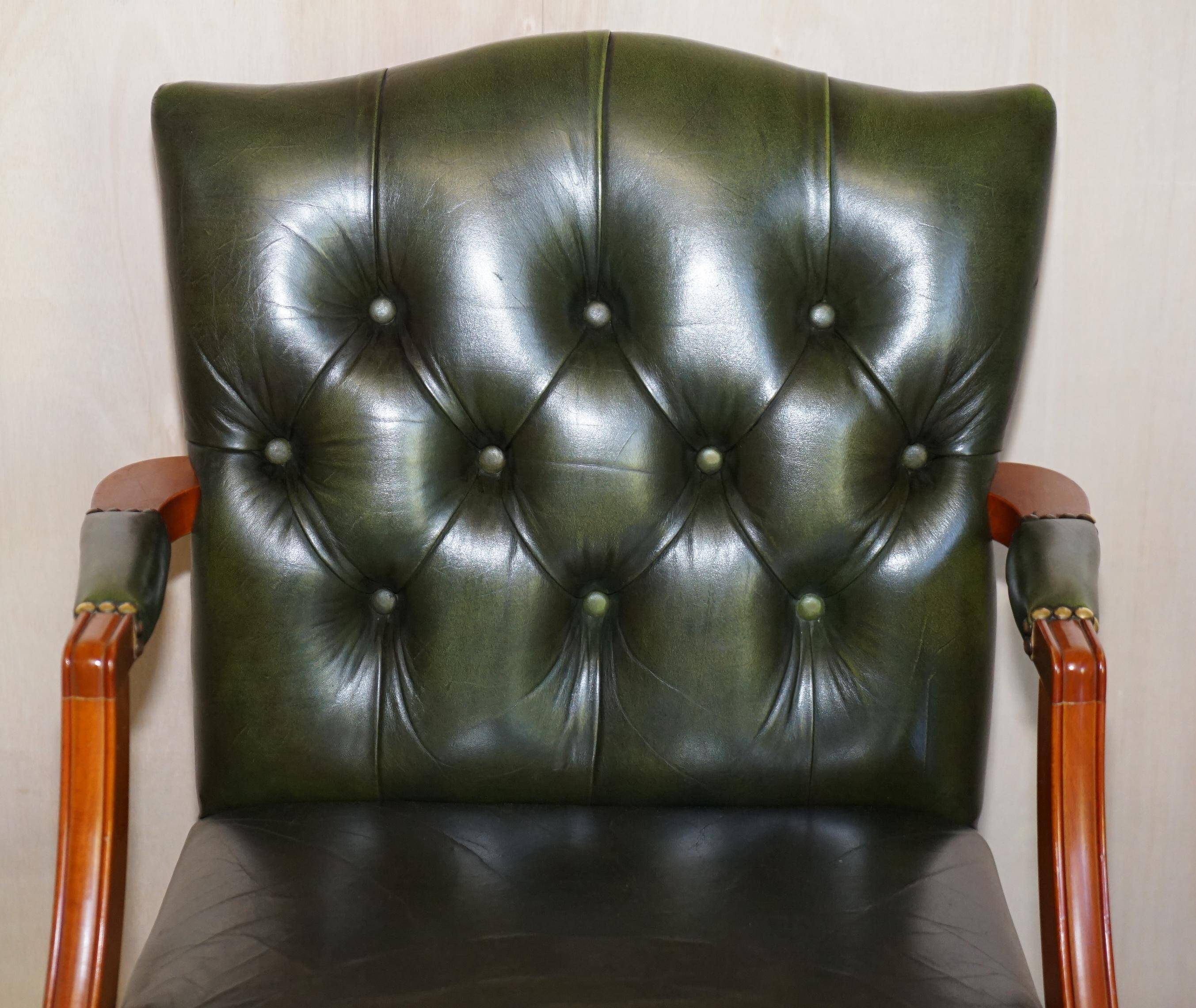 Fauteuil de bureau Chesterfield vintage en cuir Regency patiné