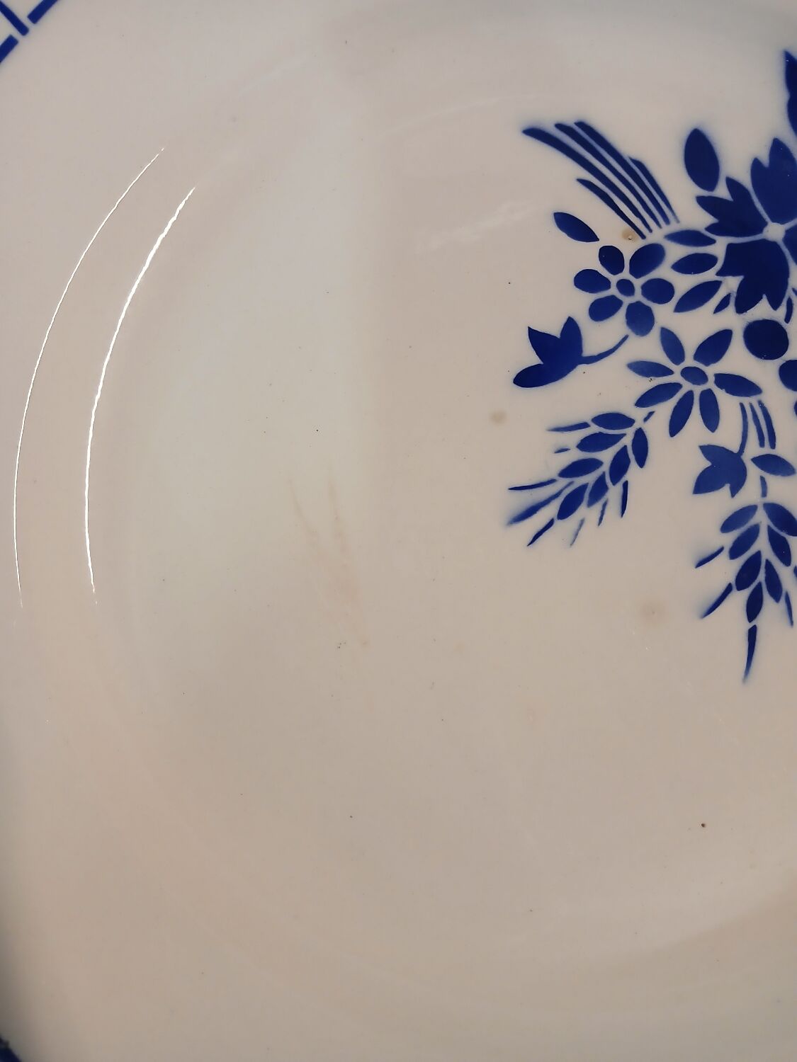 Round antique plate Badonviller