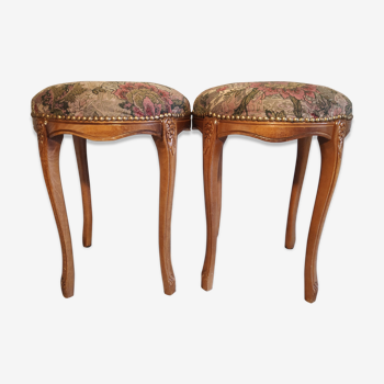 Tabourets ronds style Louis XV dessus tissu imprimé et pieds bois verni